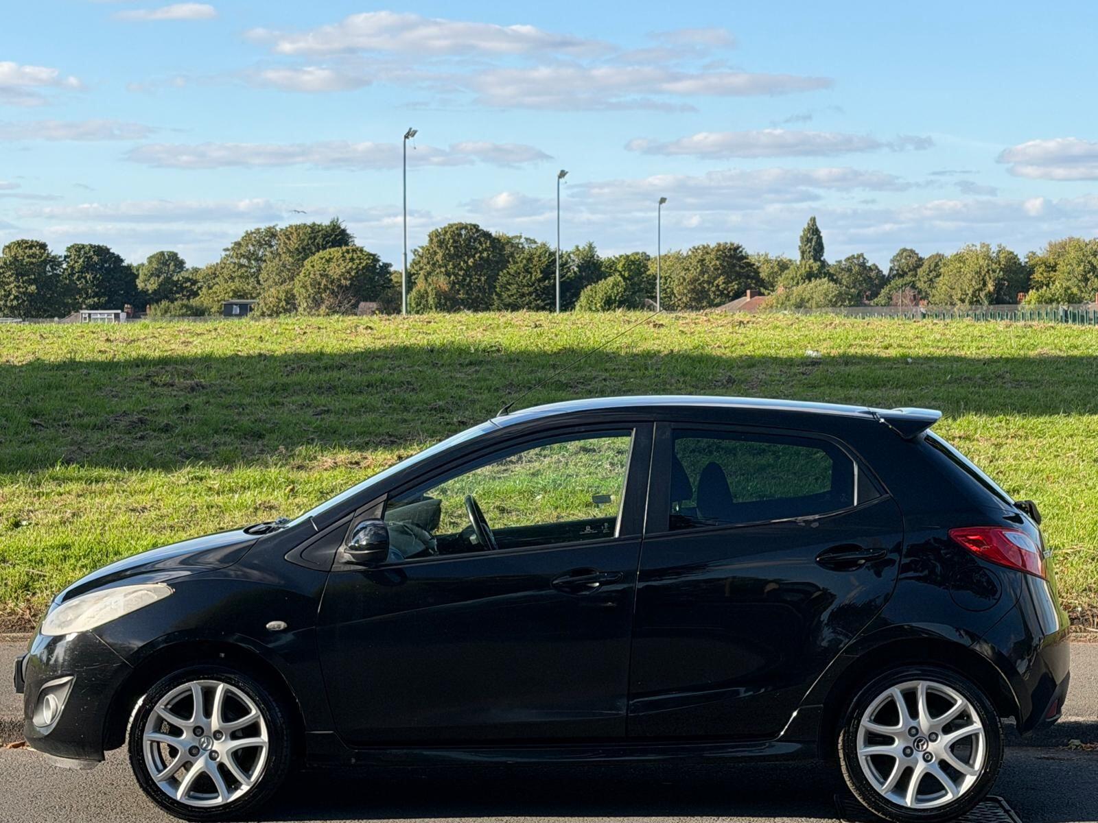 Mazda Mazda2 view 7