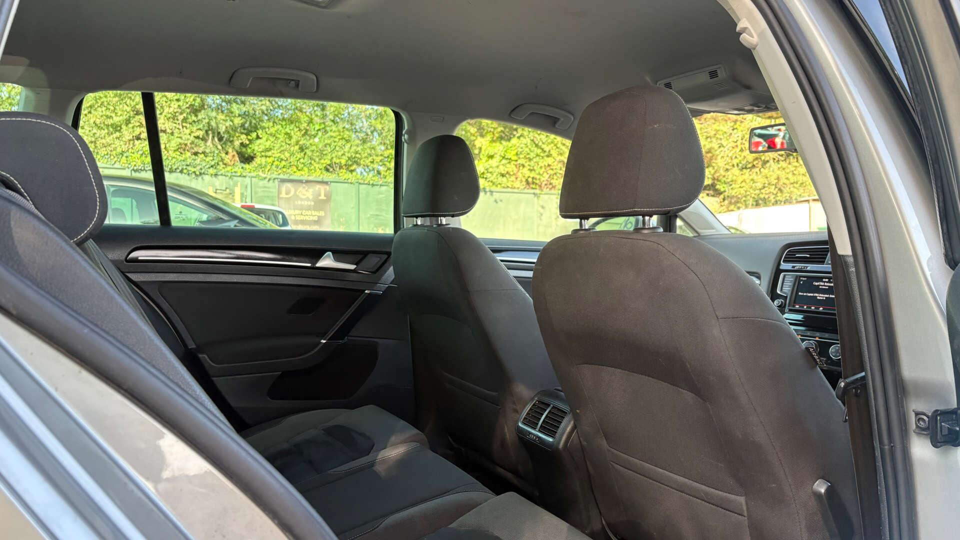 Volkswagen Golf view 47