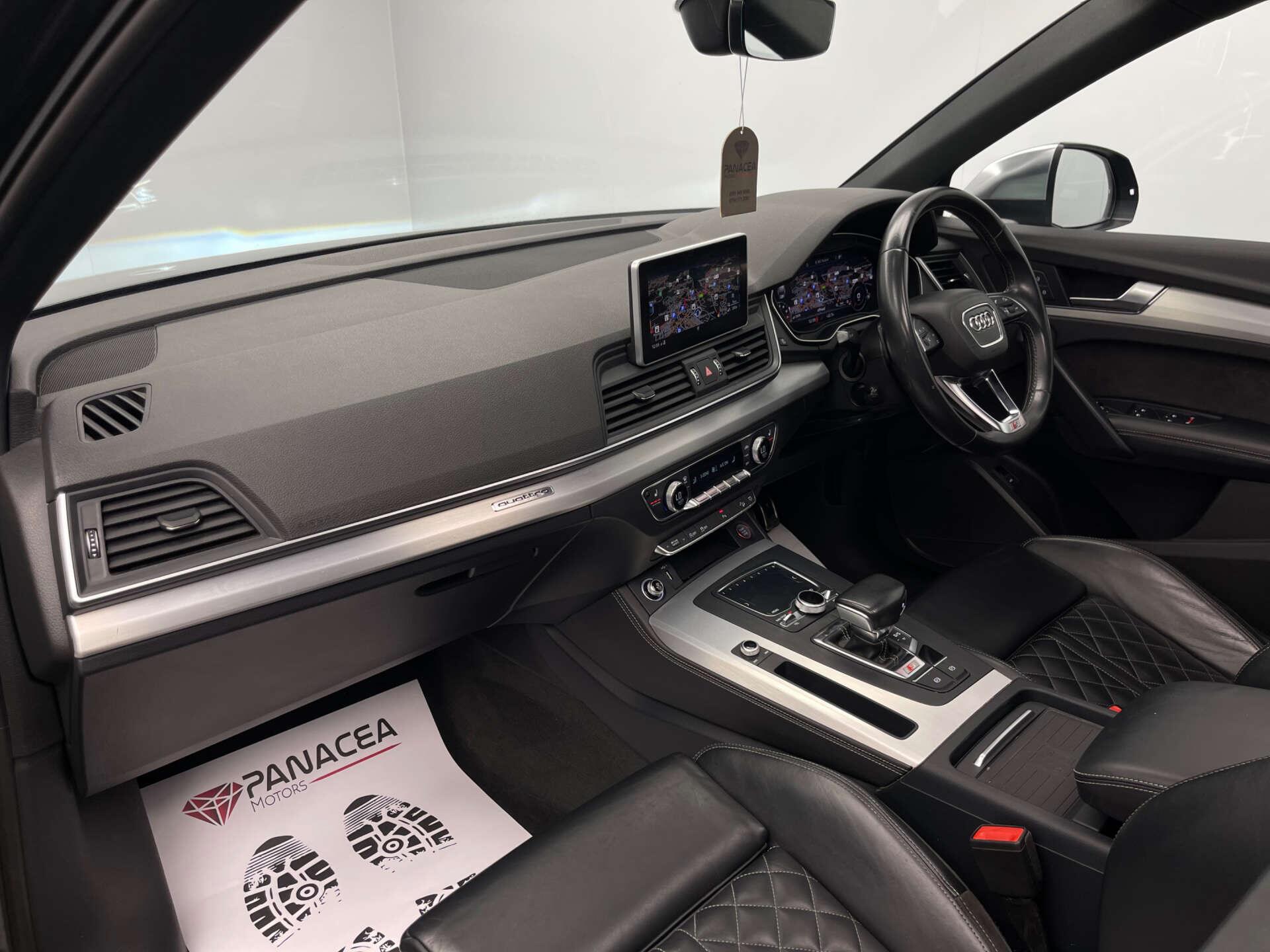Audi SQ5 view 40