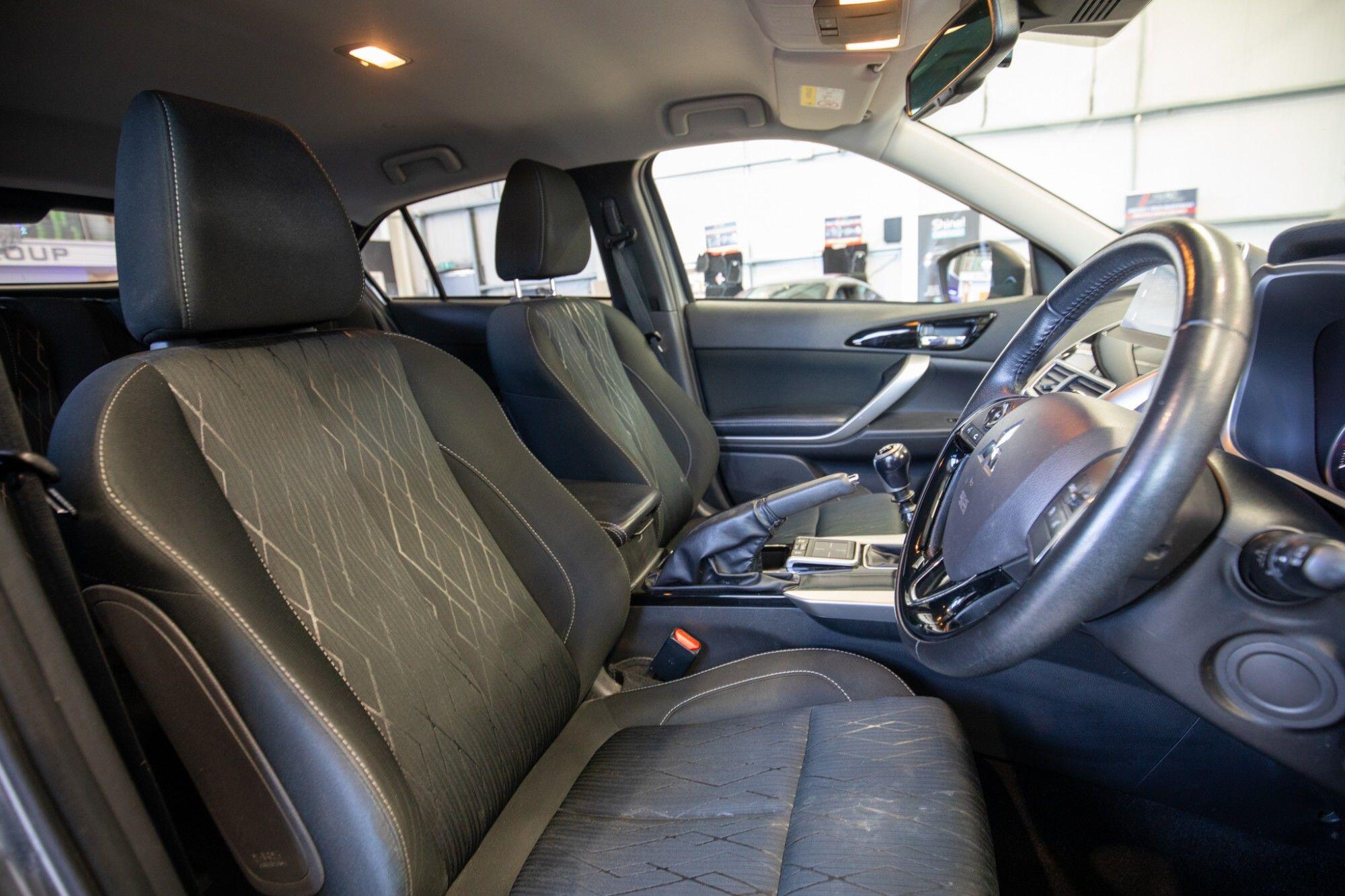 Mitsubishi Eclipse Cross view 3