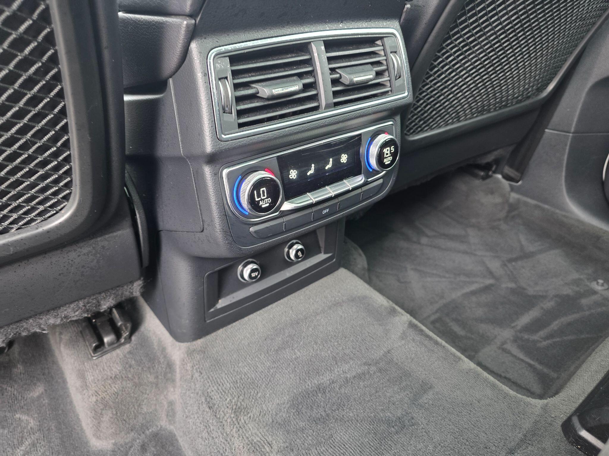Audi Q7 view 19