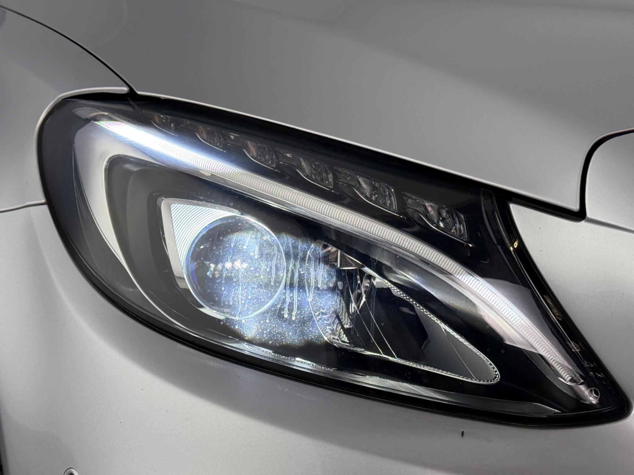 Mercedes-Benz C-Class view 9