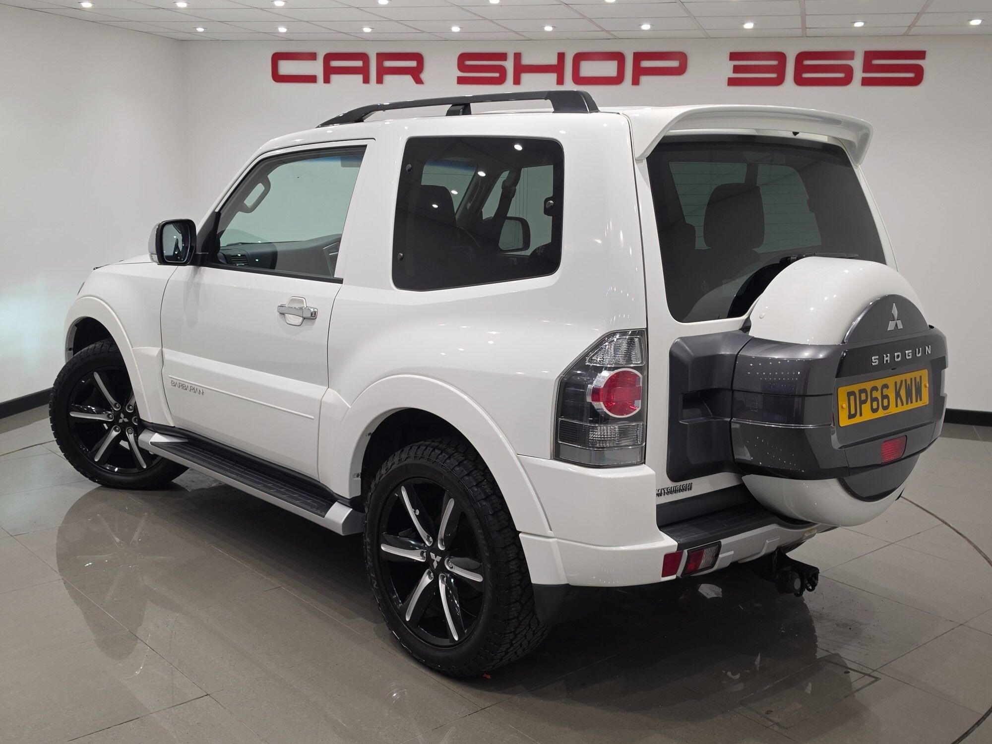 Mitsubishi Shogun view 8