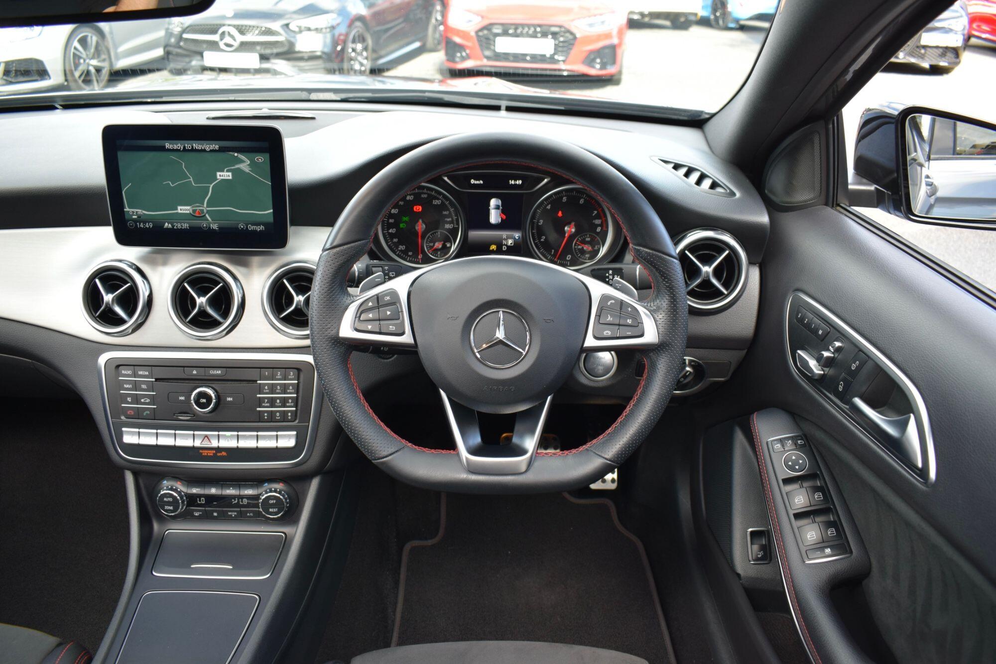 Mercedes-Benz GLA view 29
