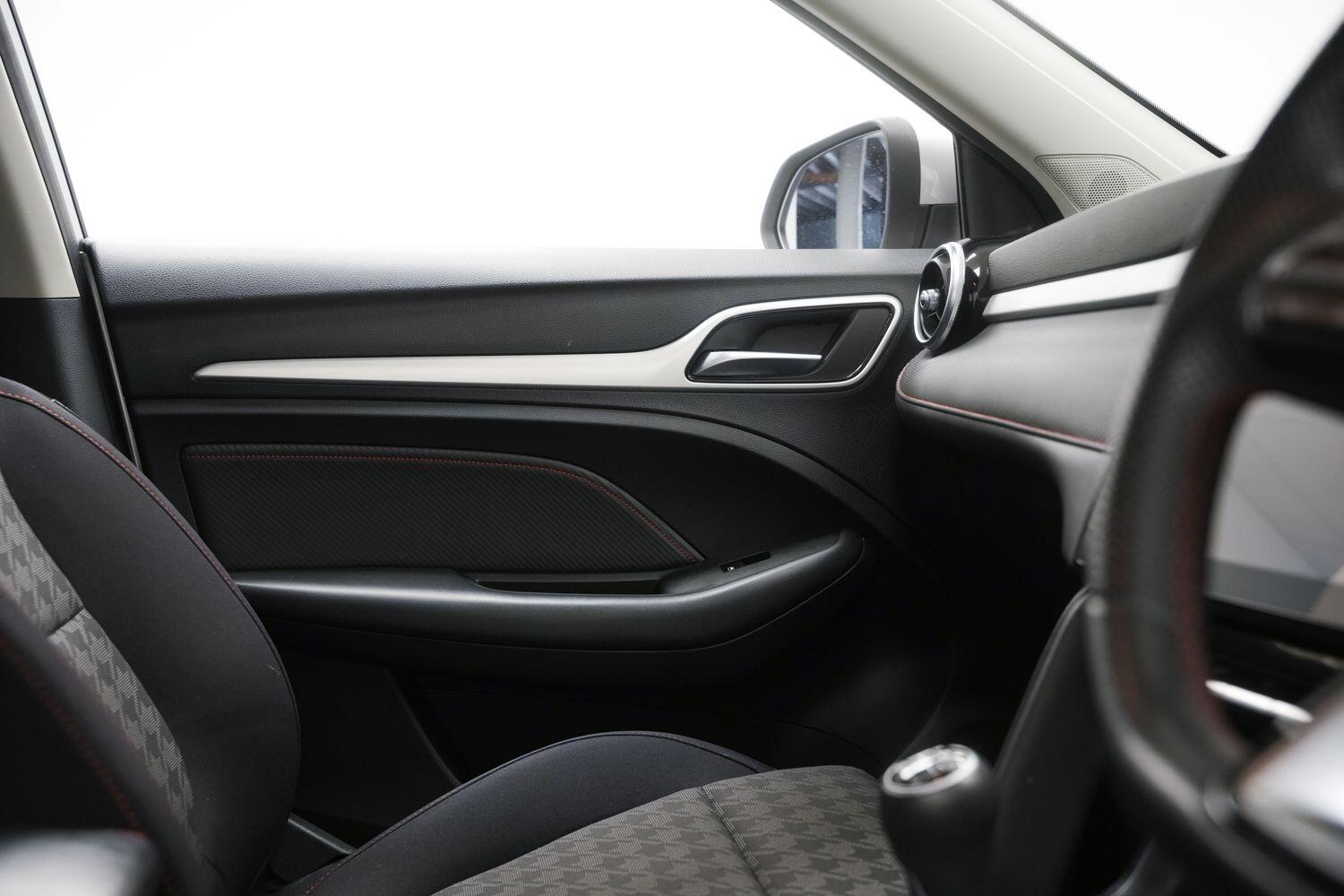 MG MG ZS view 22