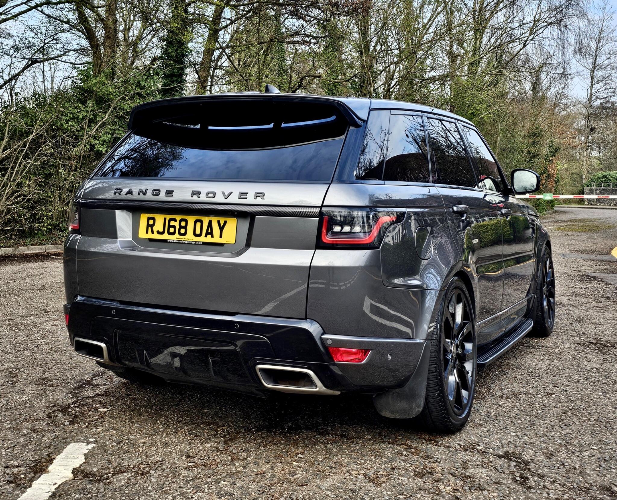 Land Rover Range Rover Sport view 3