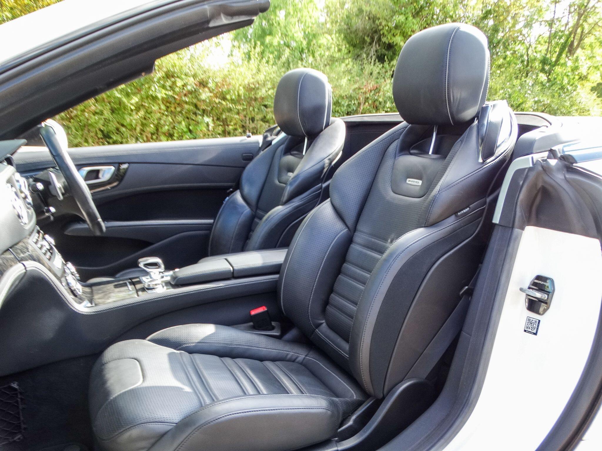 Mercedes-Benz SL view 12