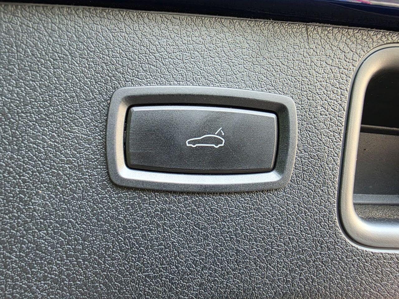 Porsche Macan view 27