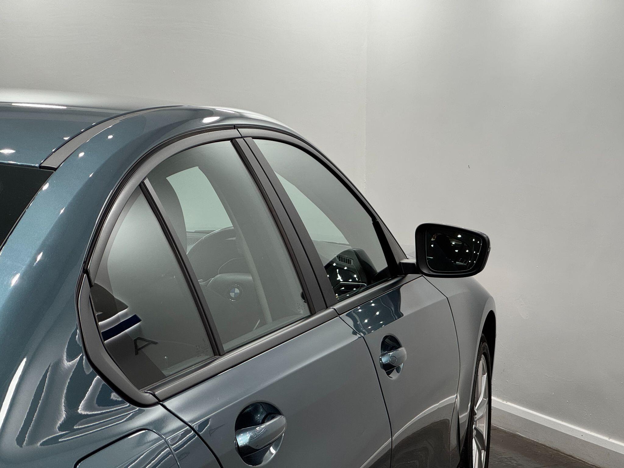 BMW 3 Series view 25