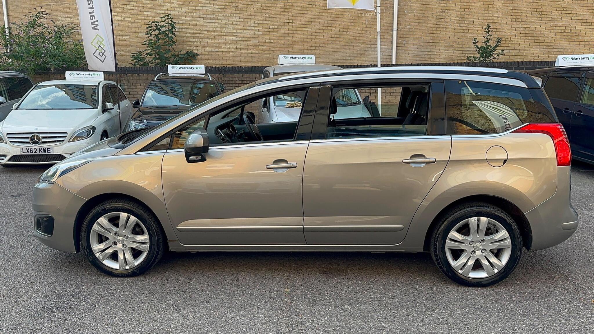 Peugeot 5008 view 10