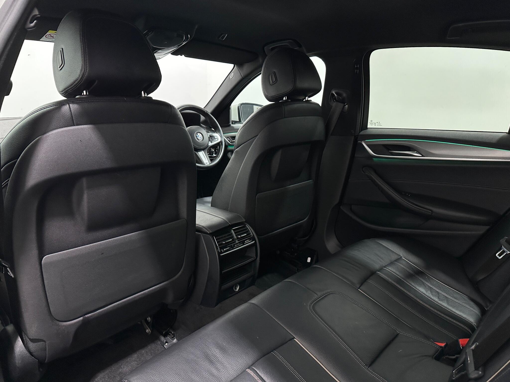 BMW 5 Series view 38