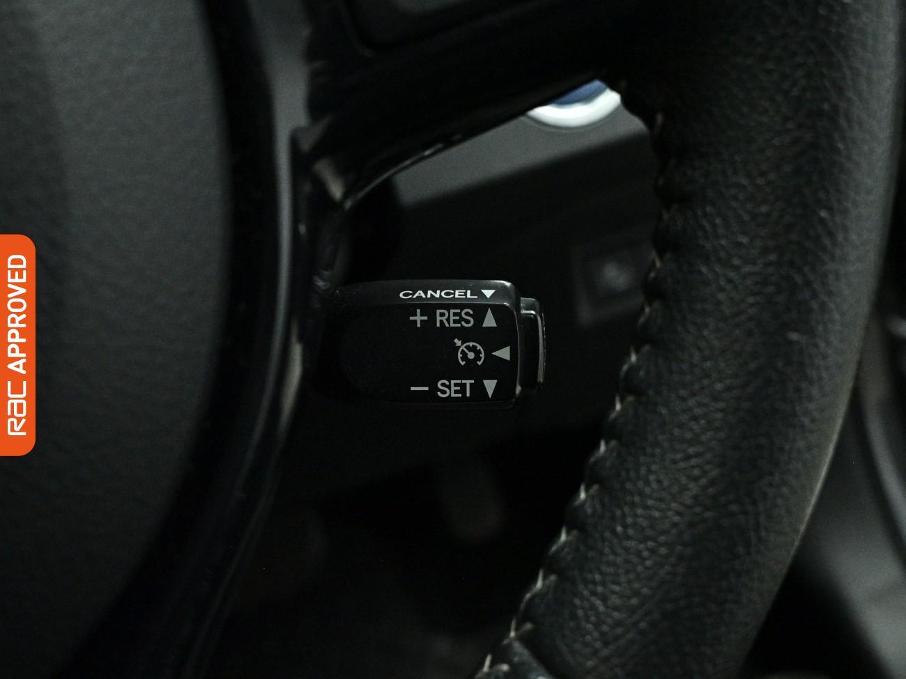 Toyota Yaris view 21