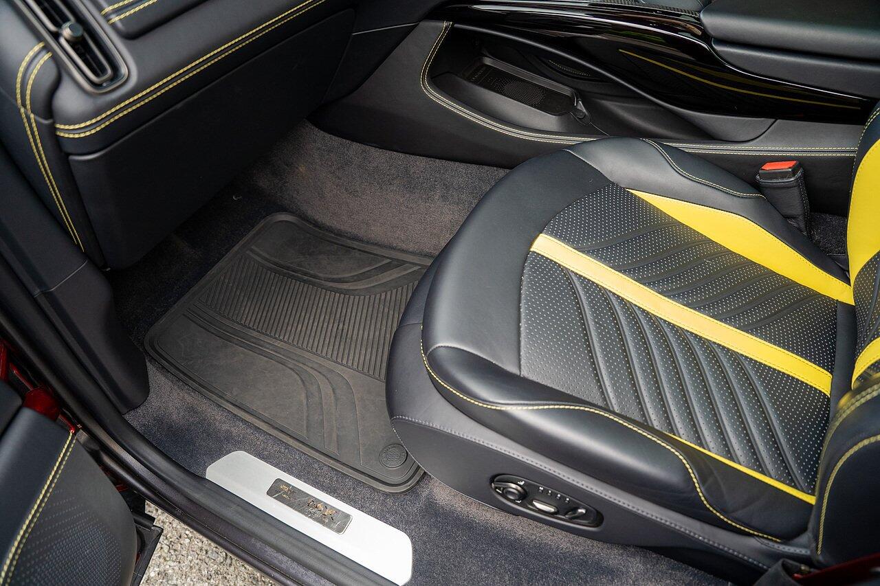 Aston Martin DBX view 78