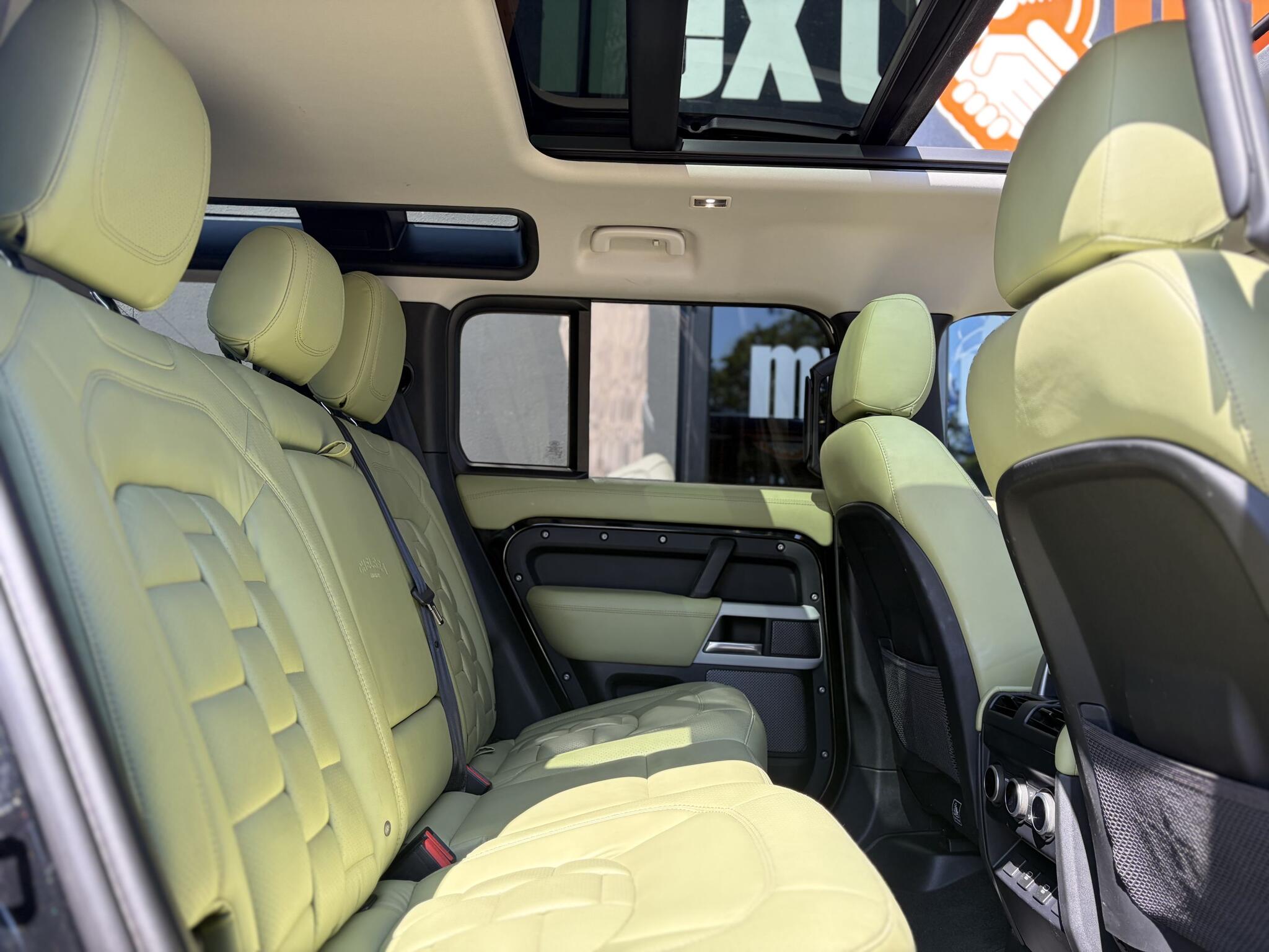 Land Rover Defender 110 view 28
