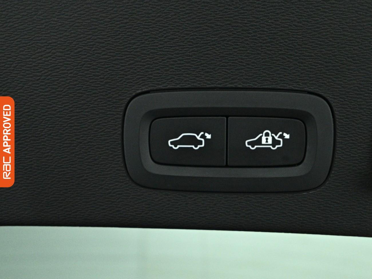 Volvo C40 view 36