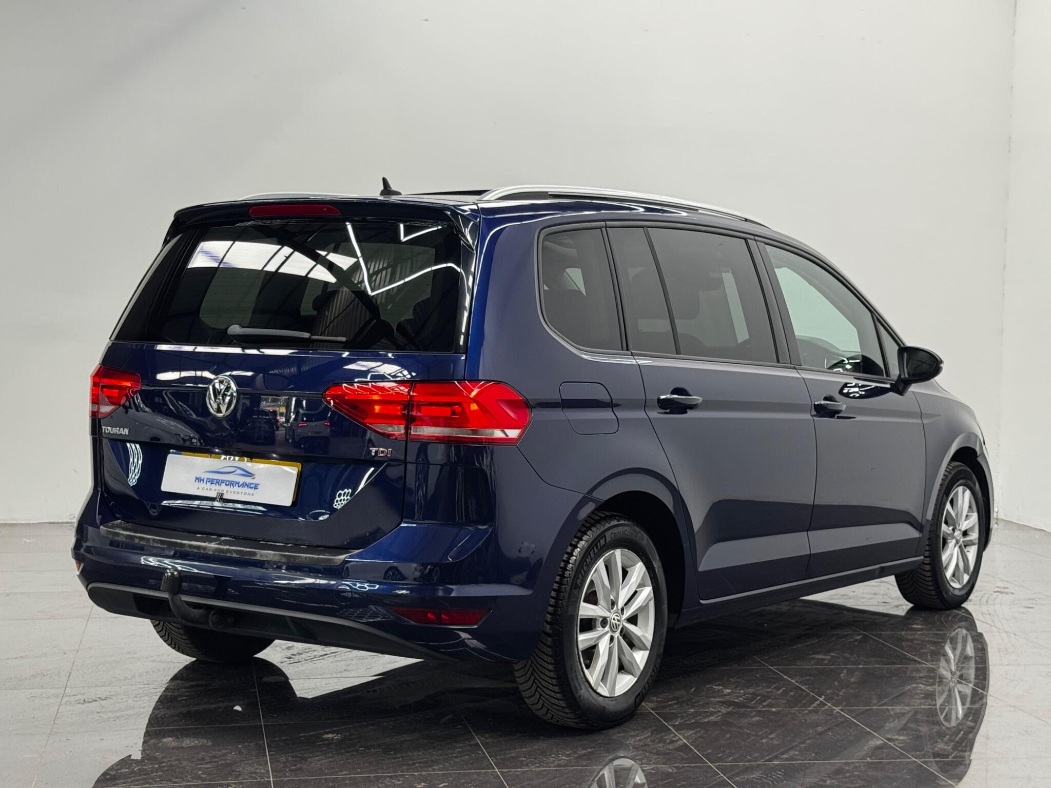 Volkswagen Touran view 46