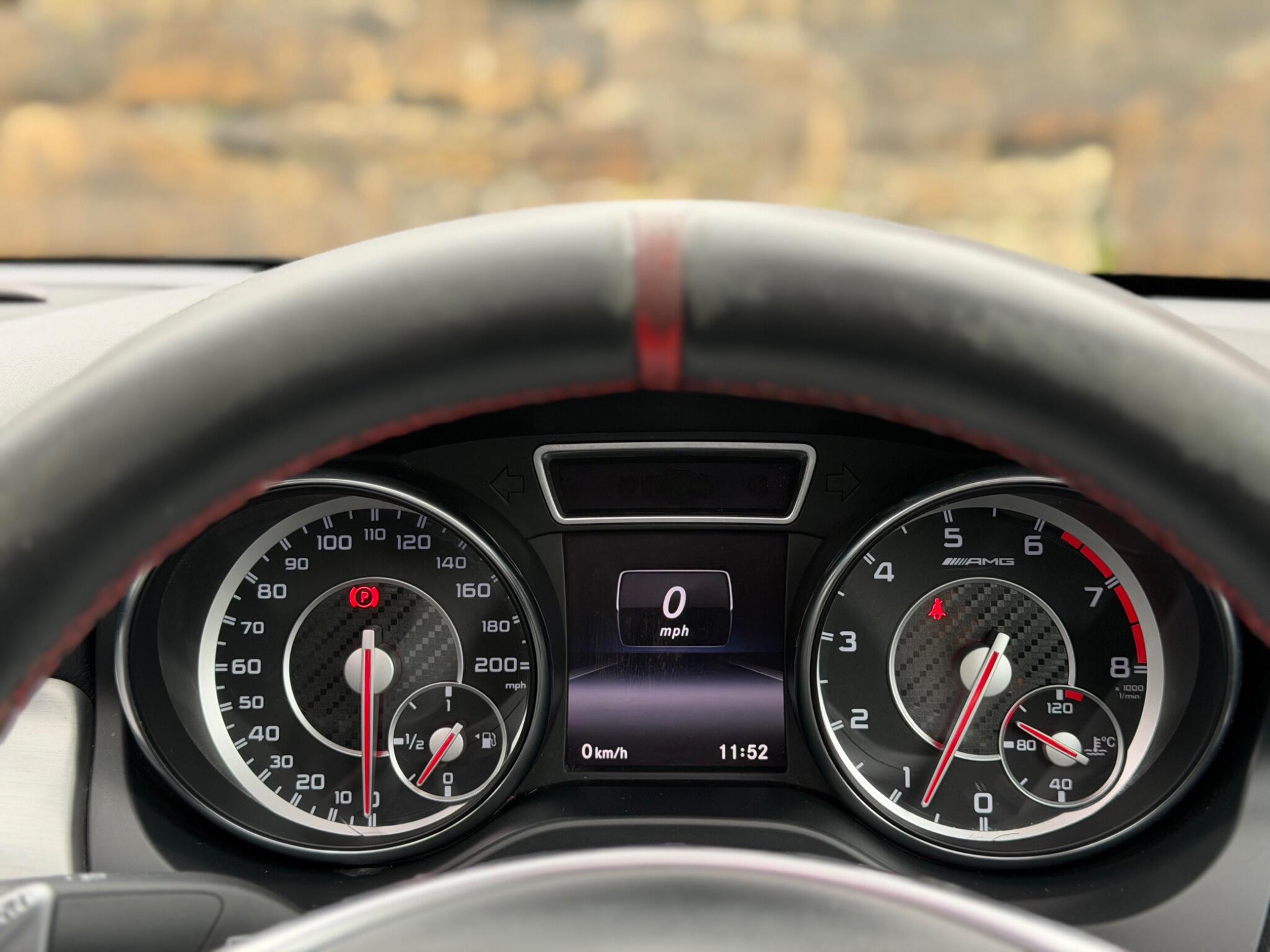 Mercedes-Benz Cla view 24