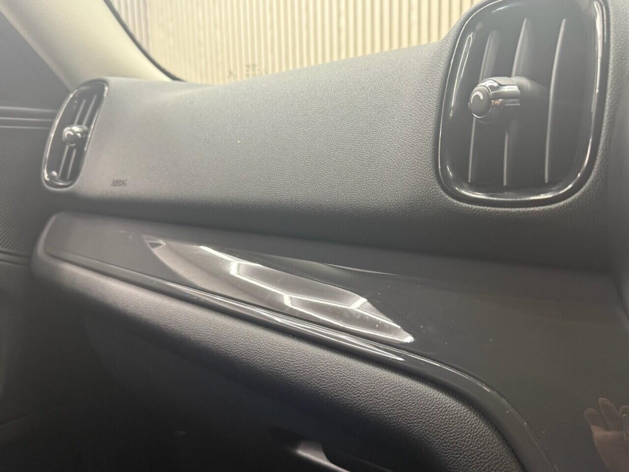 Mini Countryman view 25