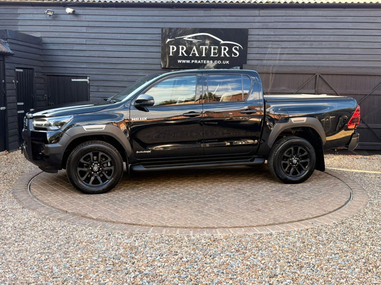 Toyota Hilux view 6