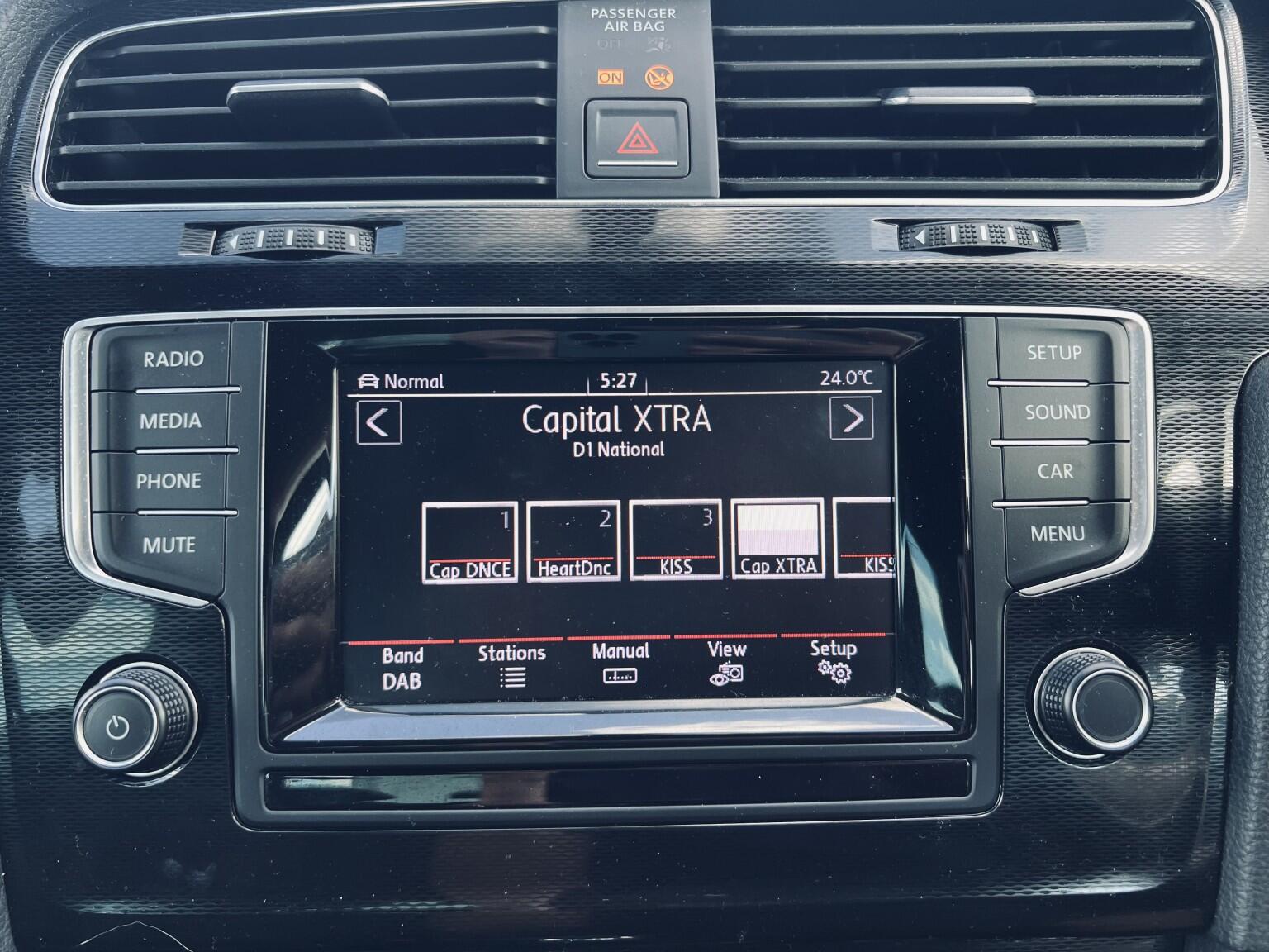 Volkswagen Golf view 17