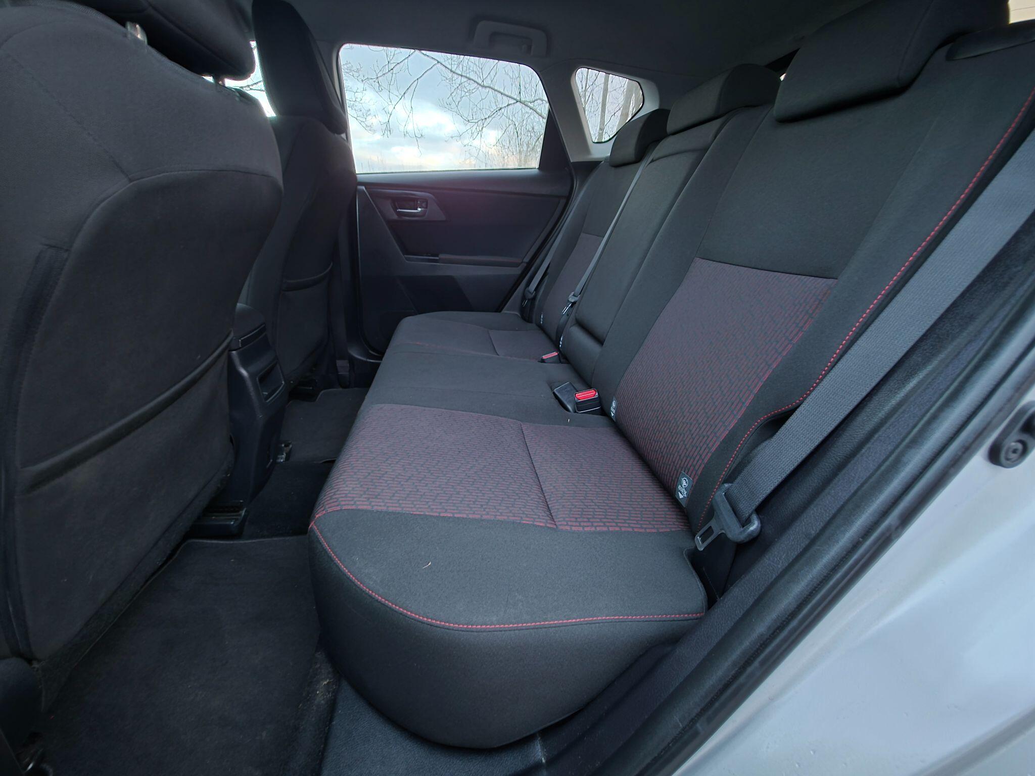 2013 Toyota Auris image 21