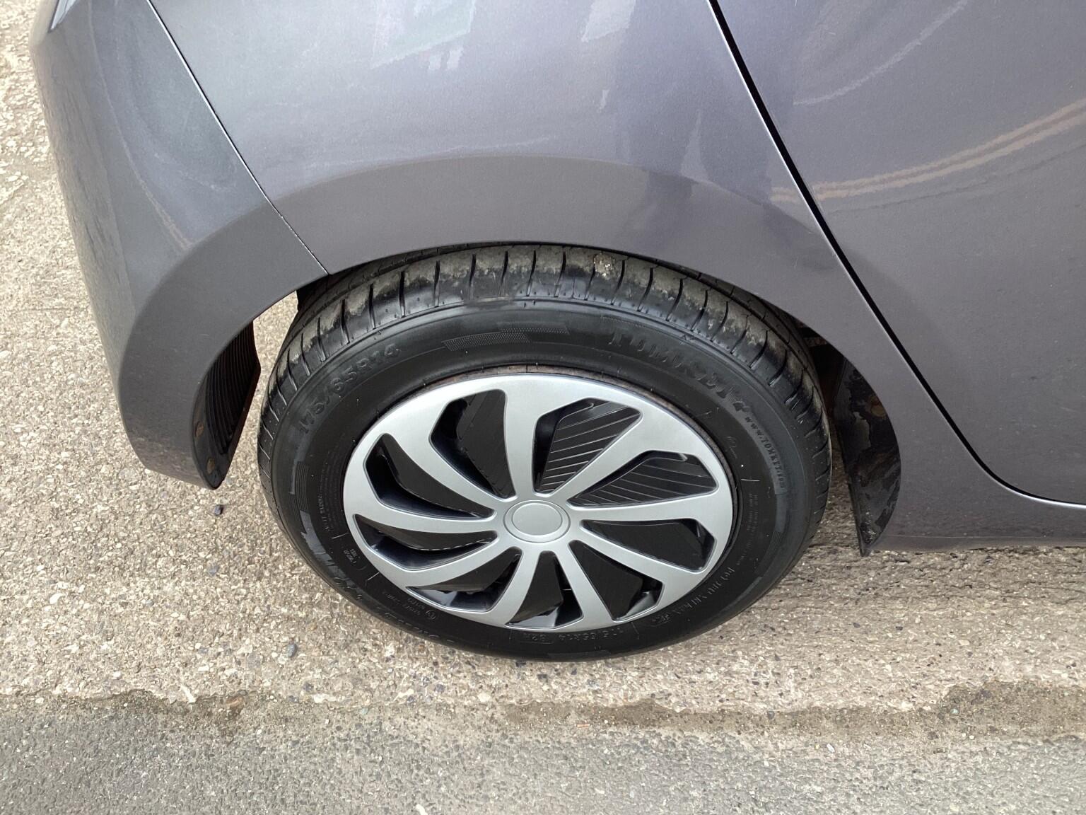 Hyundai I10 view 5