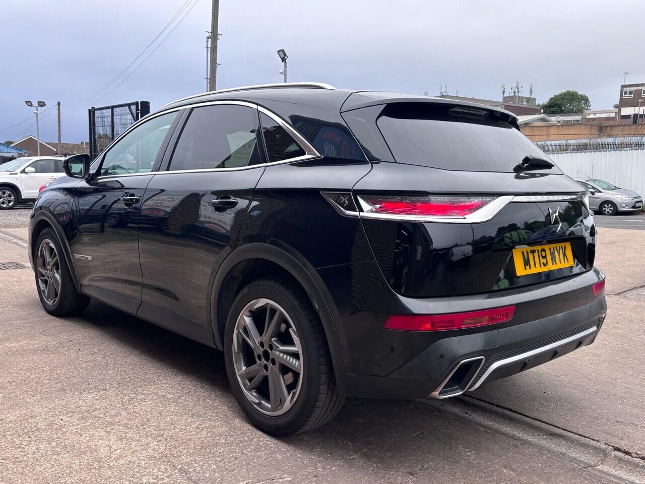 DS Automobiles DS 7 Crossback view 5