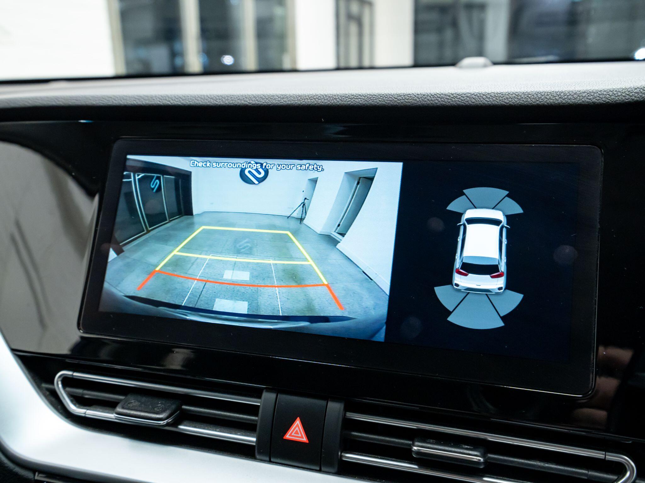 Kia Niro view 34