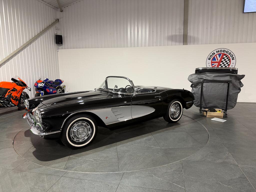 Chevrolet Corvette view 62