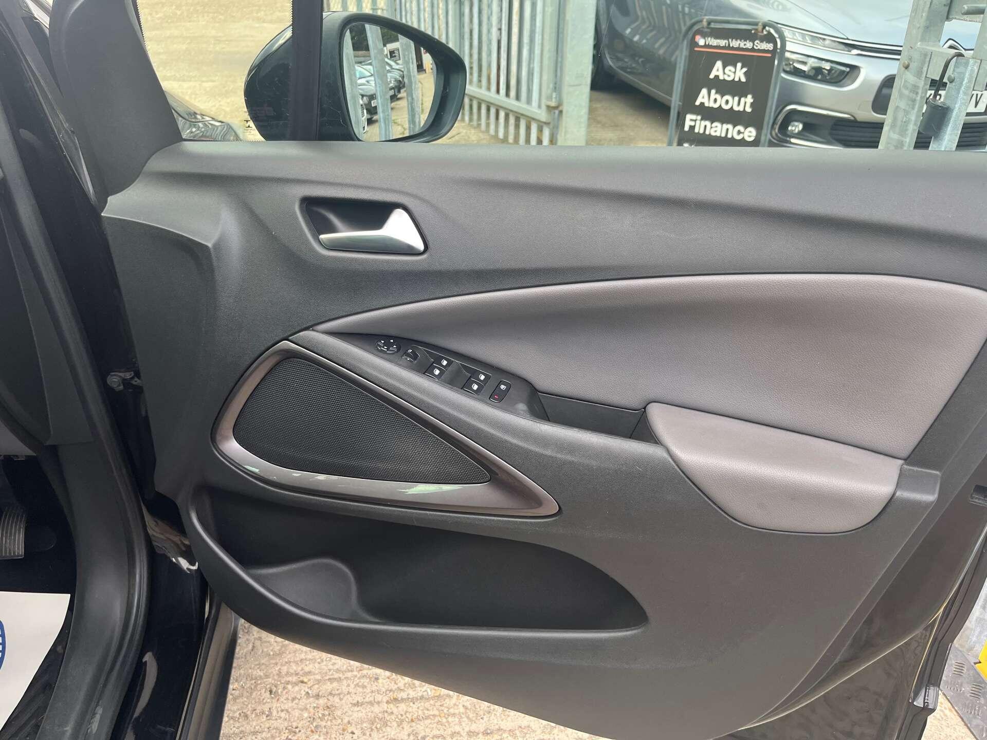 Vauxhall Crossland X view 48