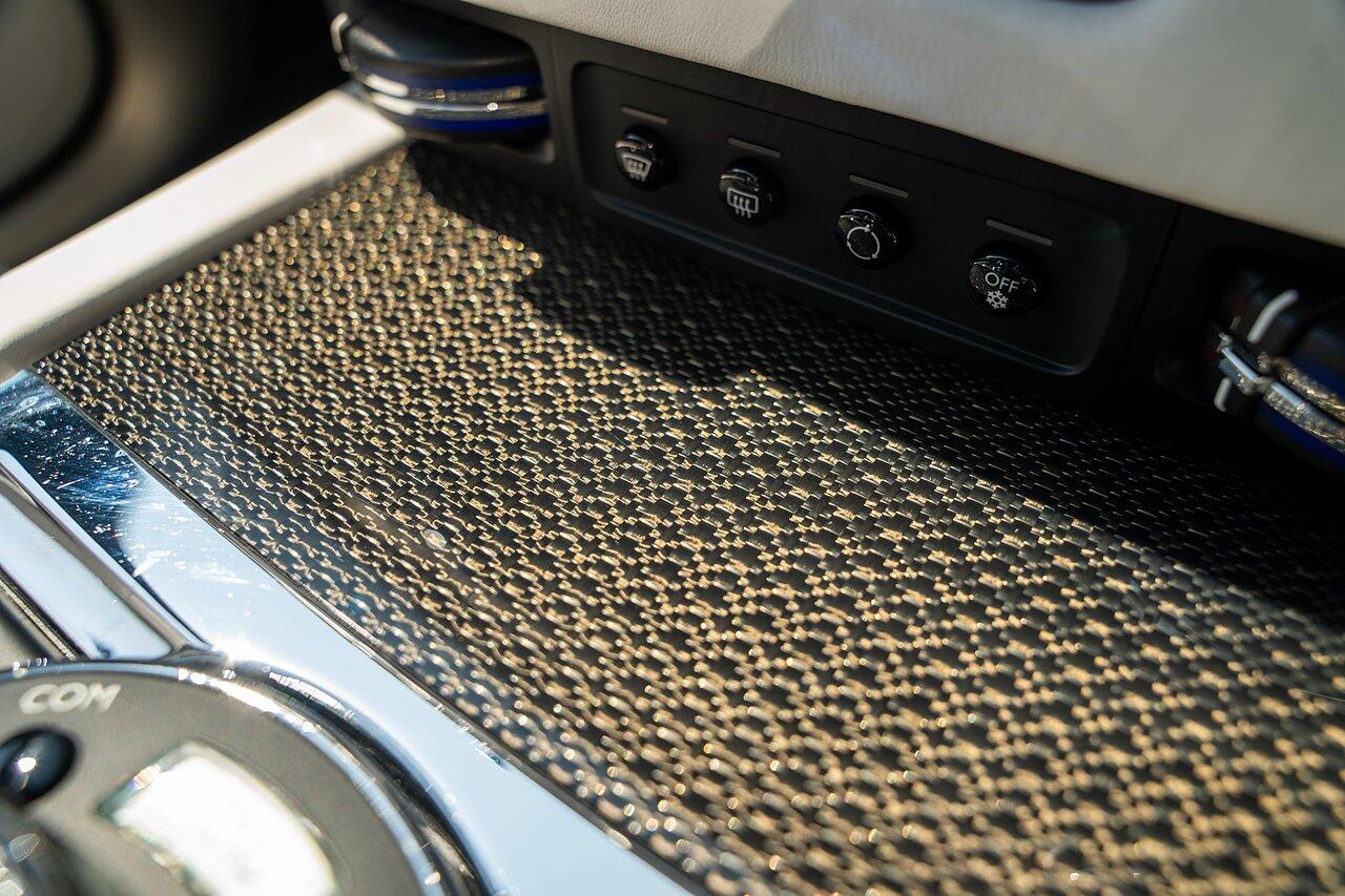 Rolls-Royce Dawn view 58