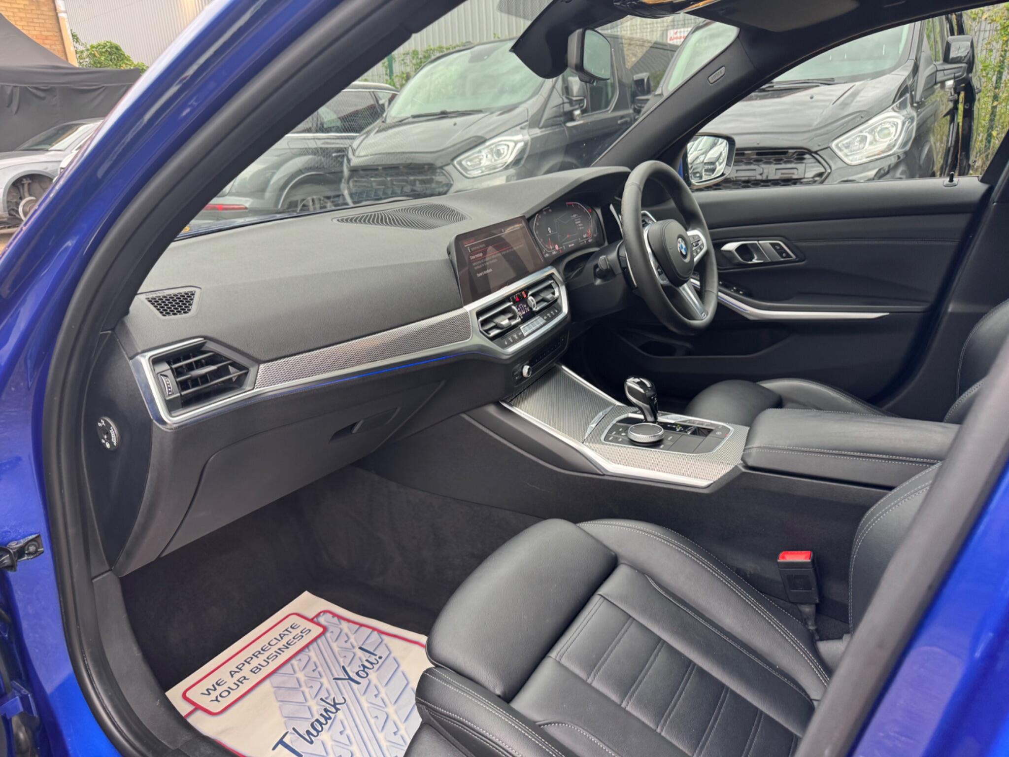 BMW 3 Series view 52
