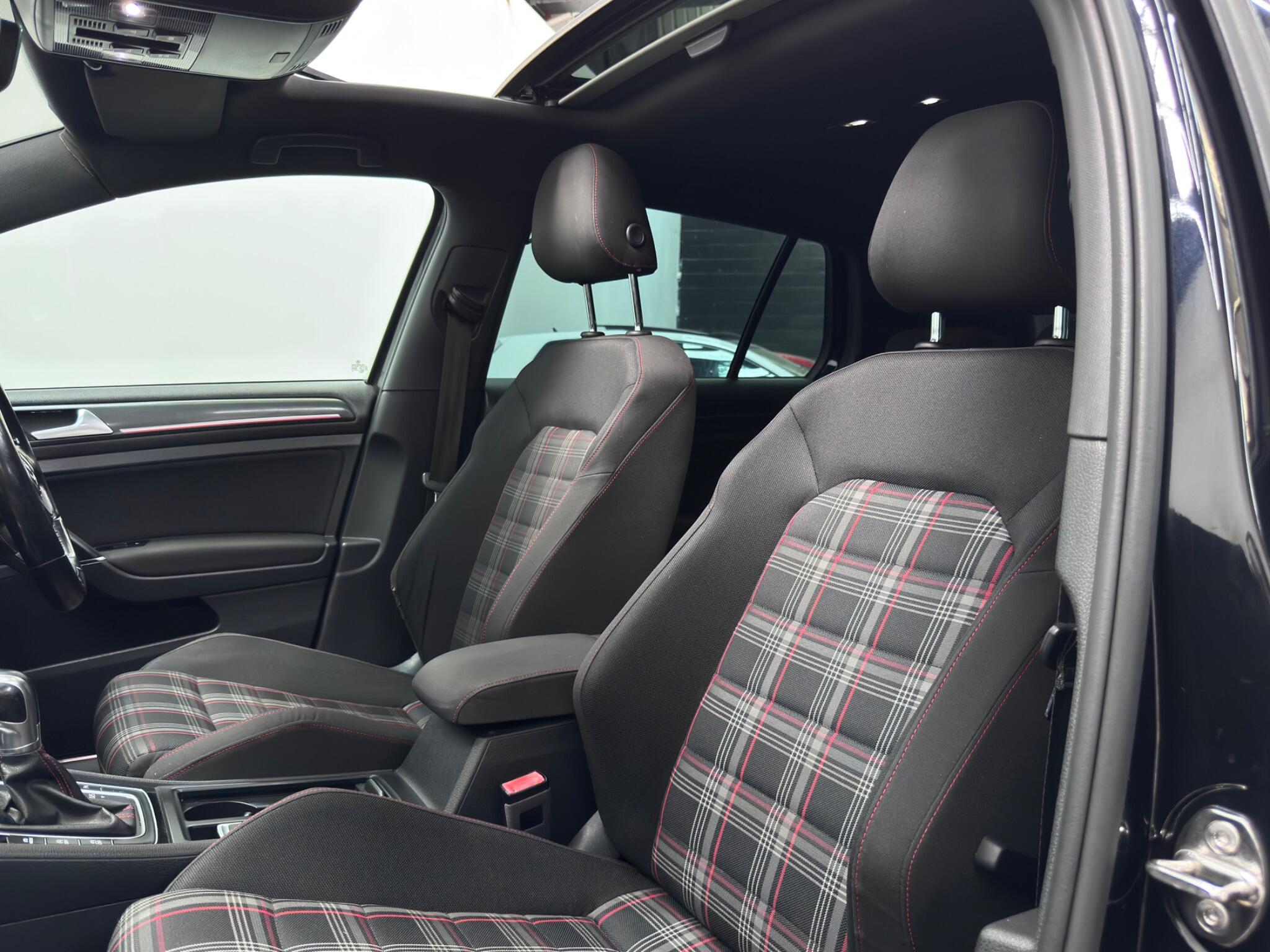 Volkswagen Golf view 39
