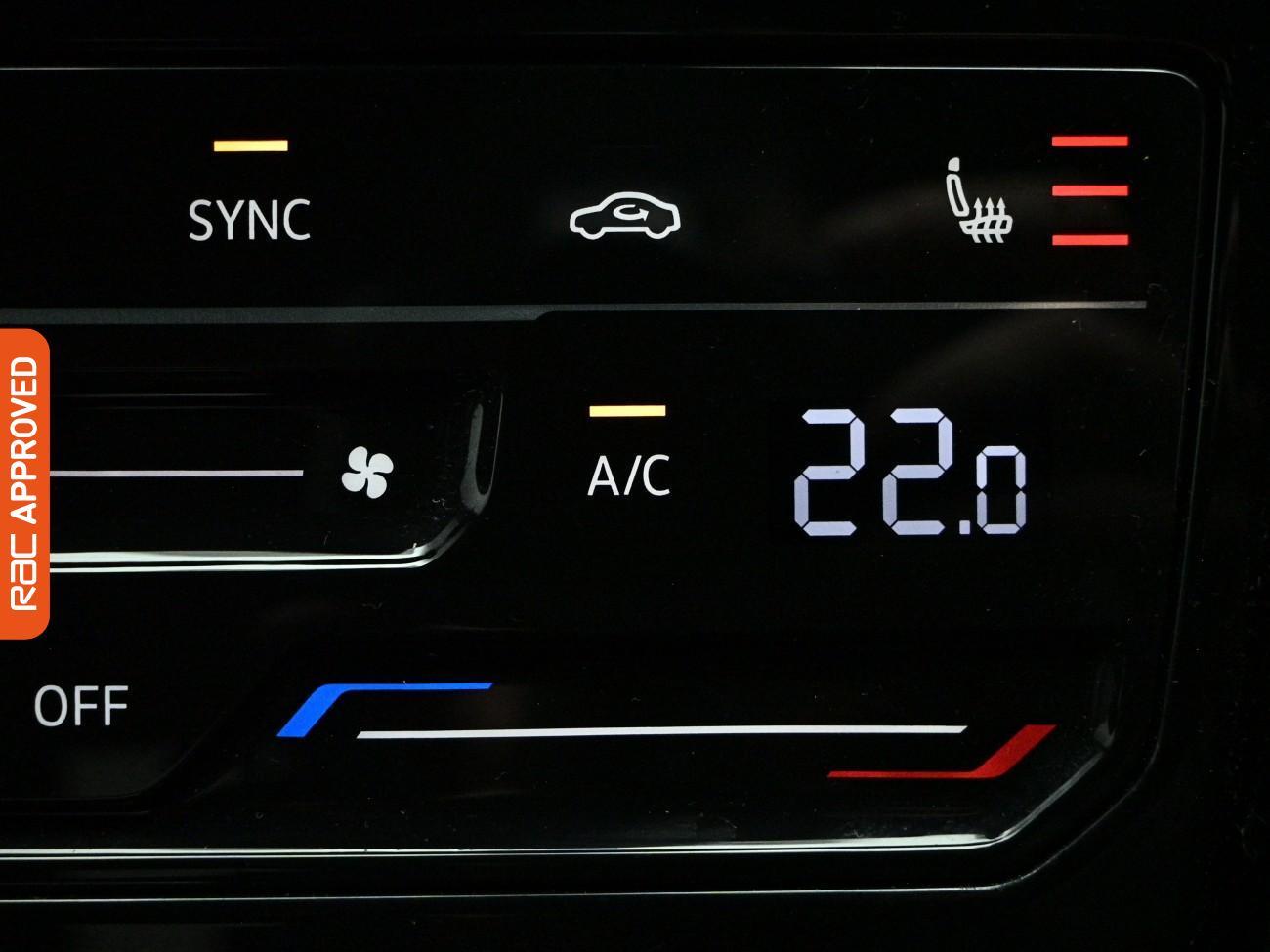 Volkswagen T-Roc view 18