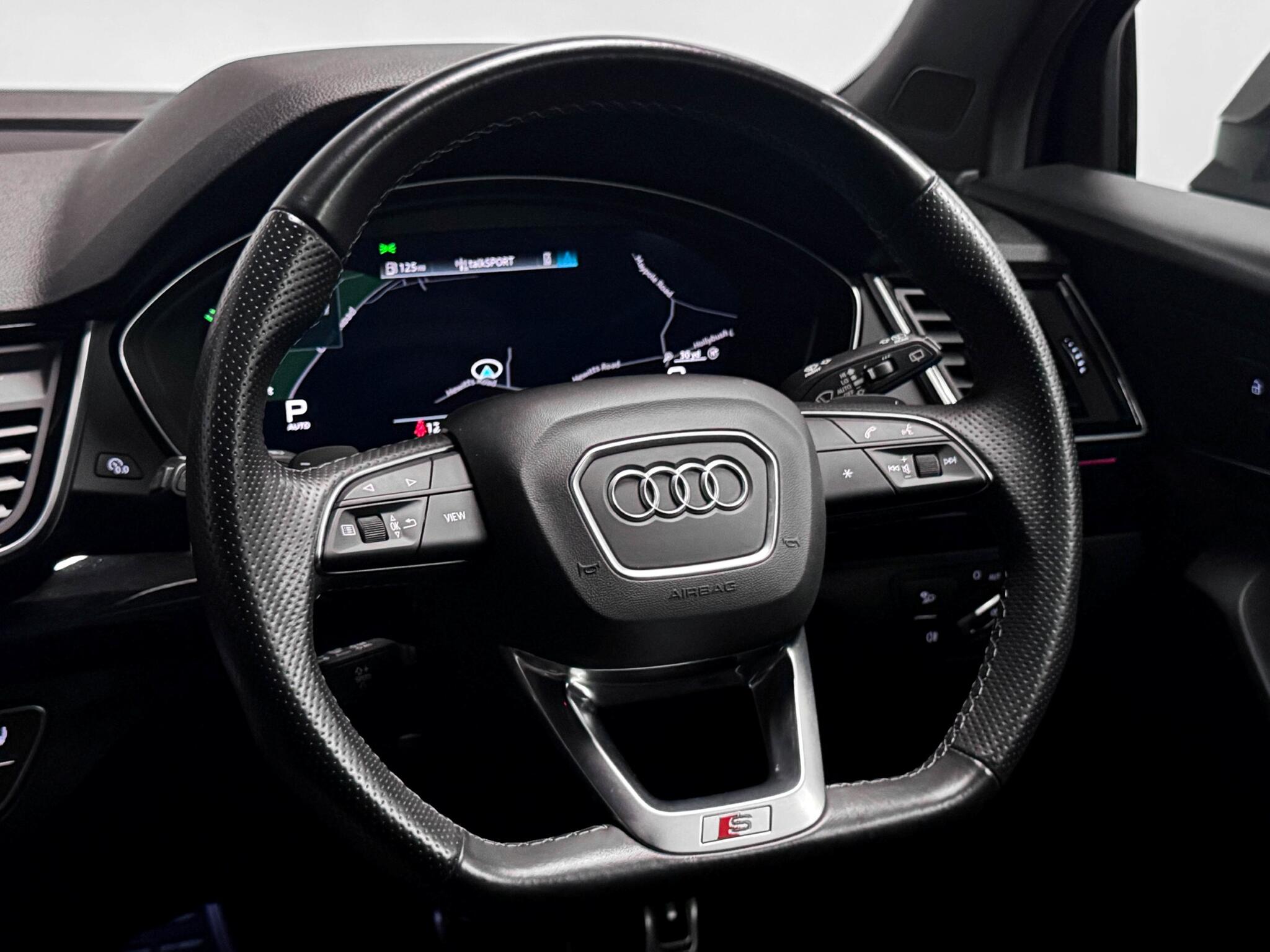 Audi Q5 view 17
