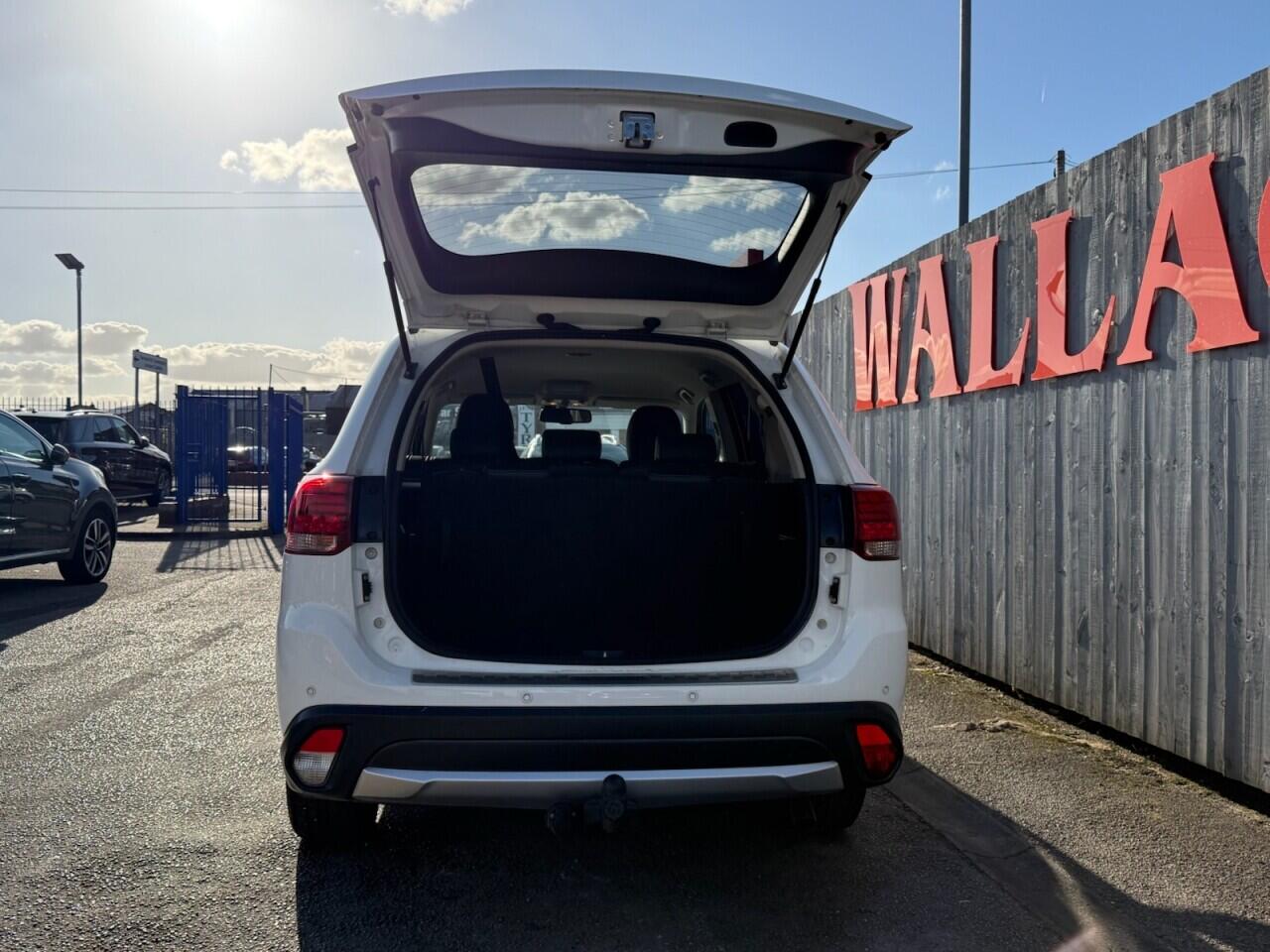Mitsubishi Outlander view 33