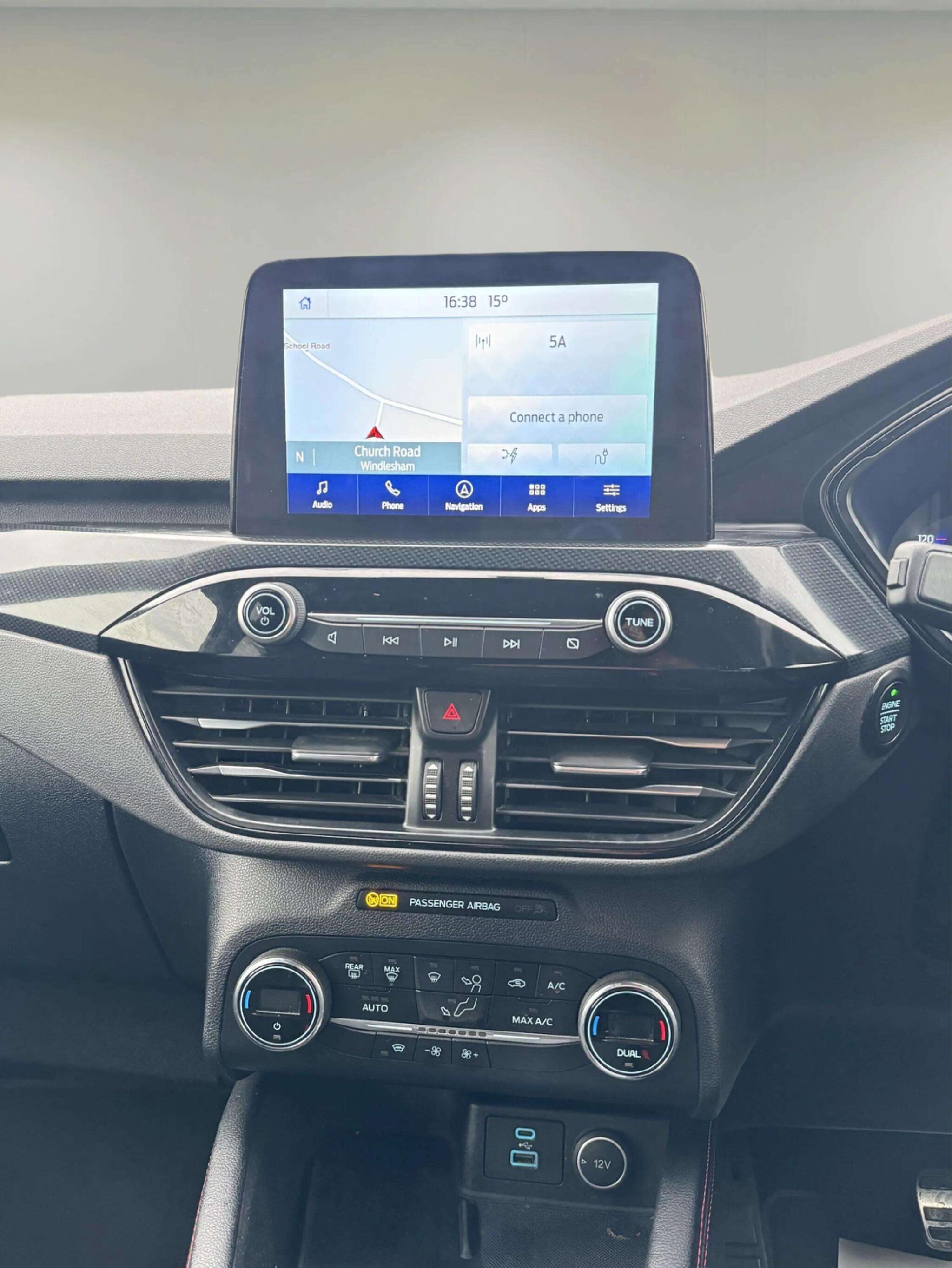 Ford Kuga view 50