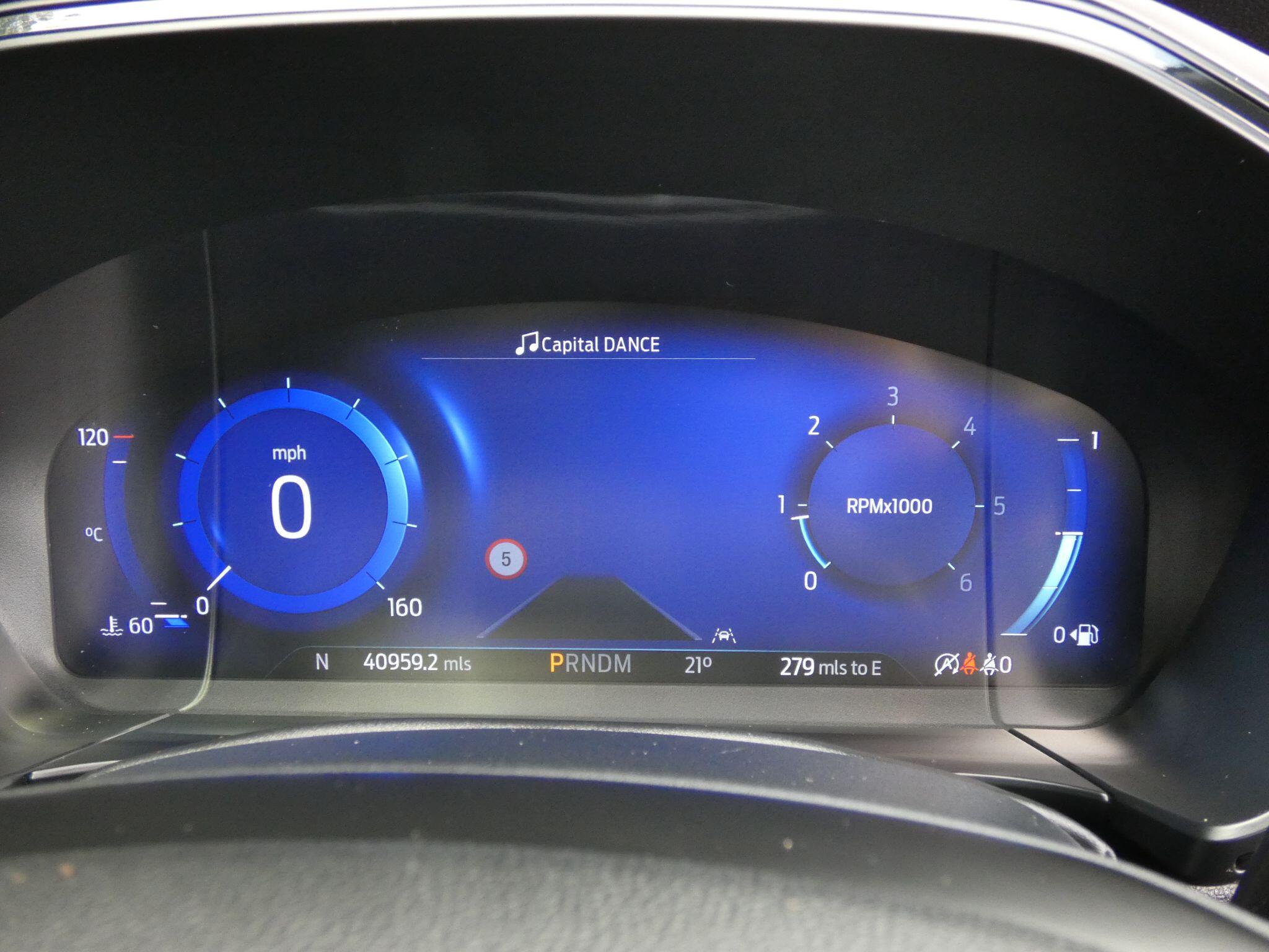 Ford Kuga view 25