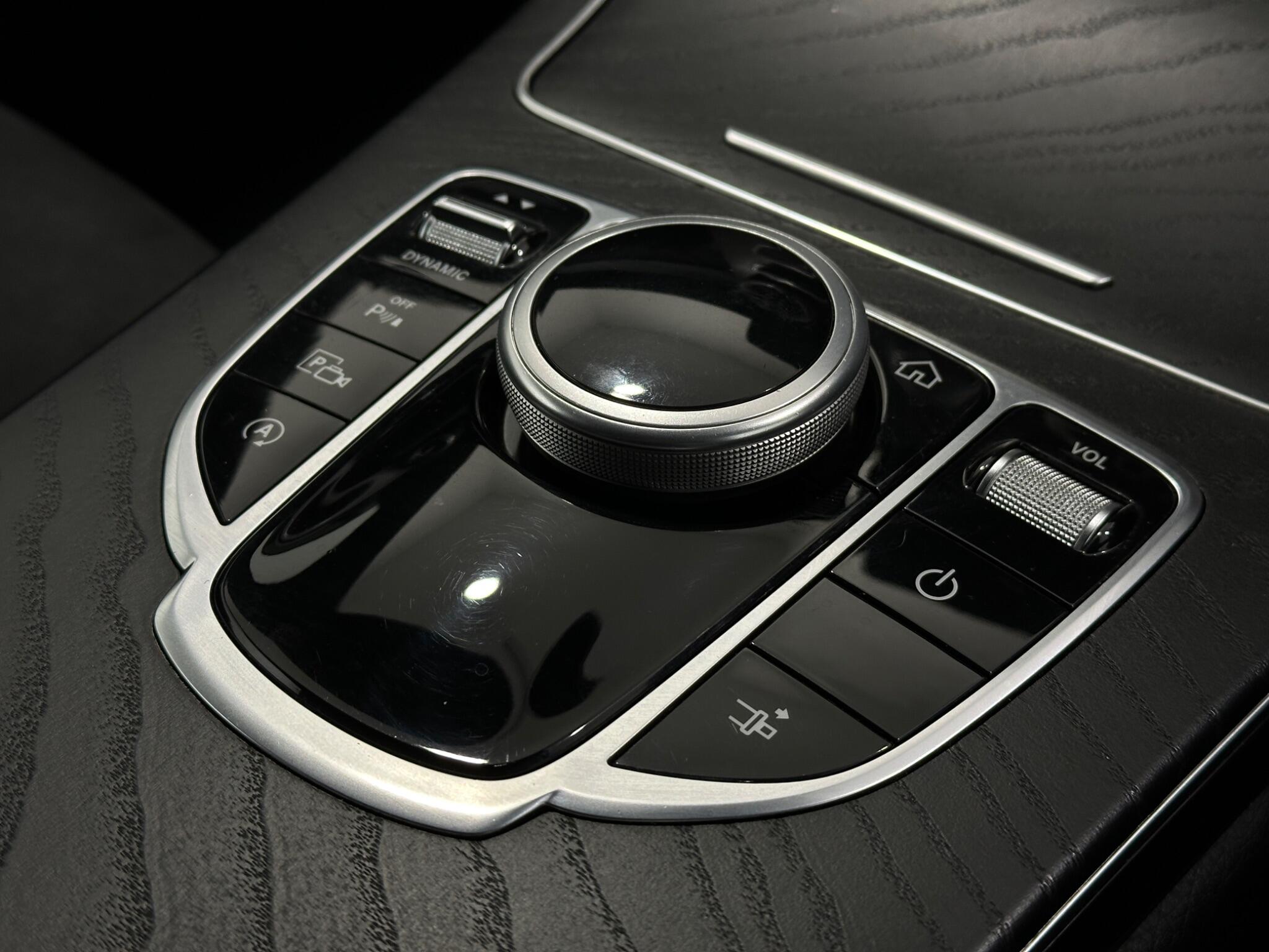 Mercedes-Benz C Class view 22