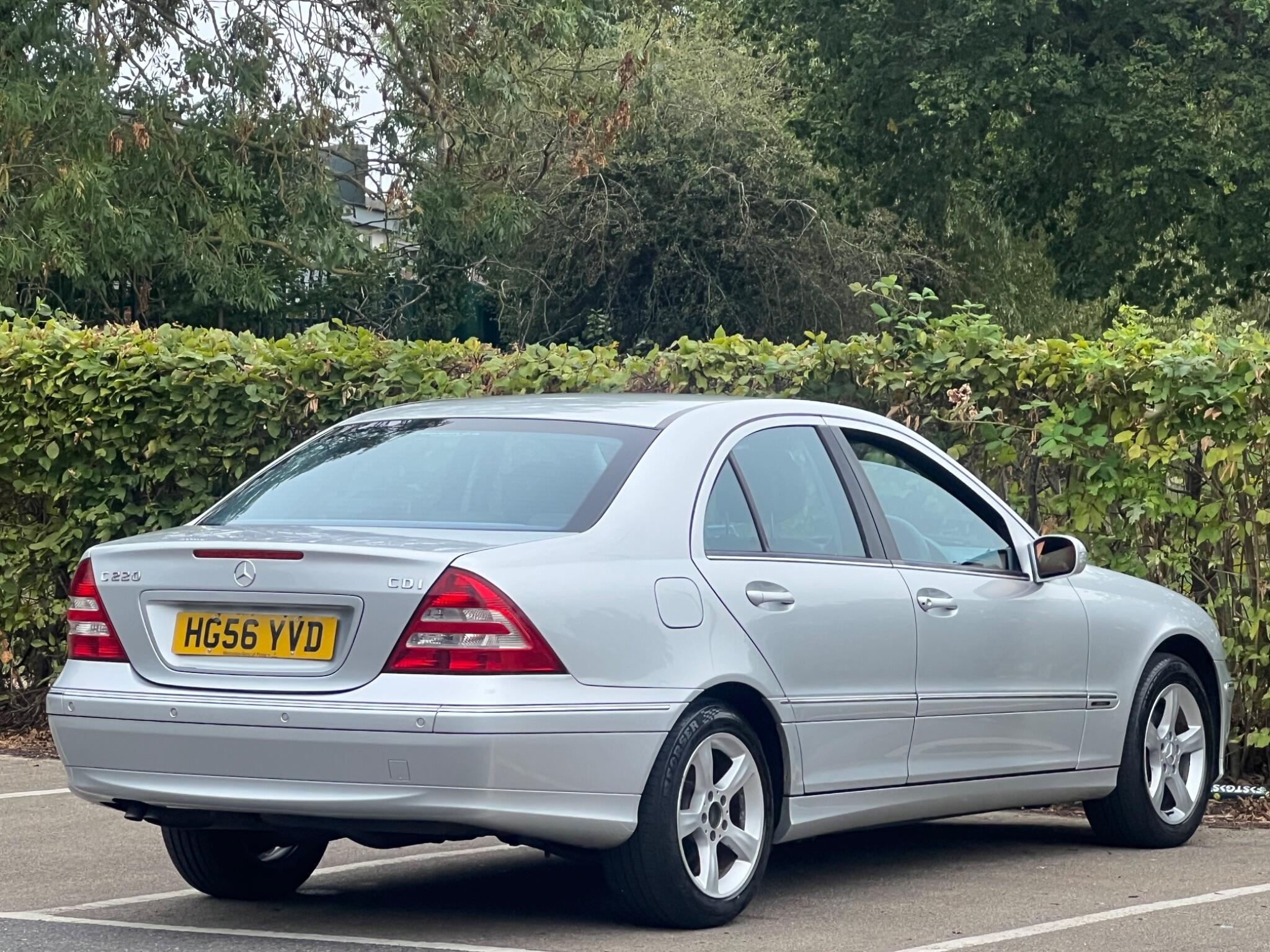 Mercedes-Benz C-Class view 8