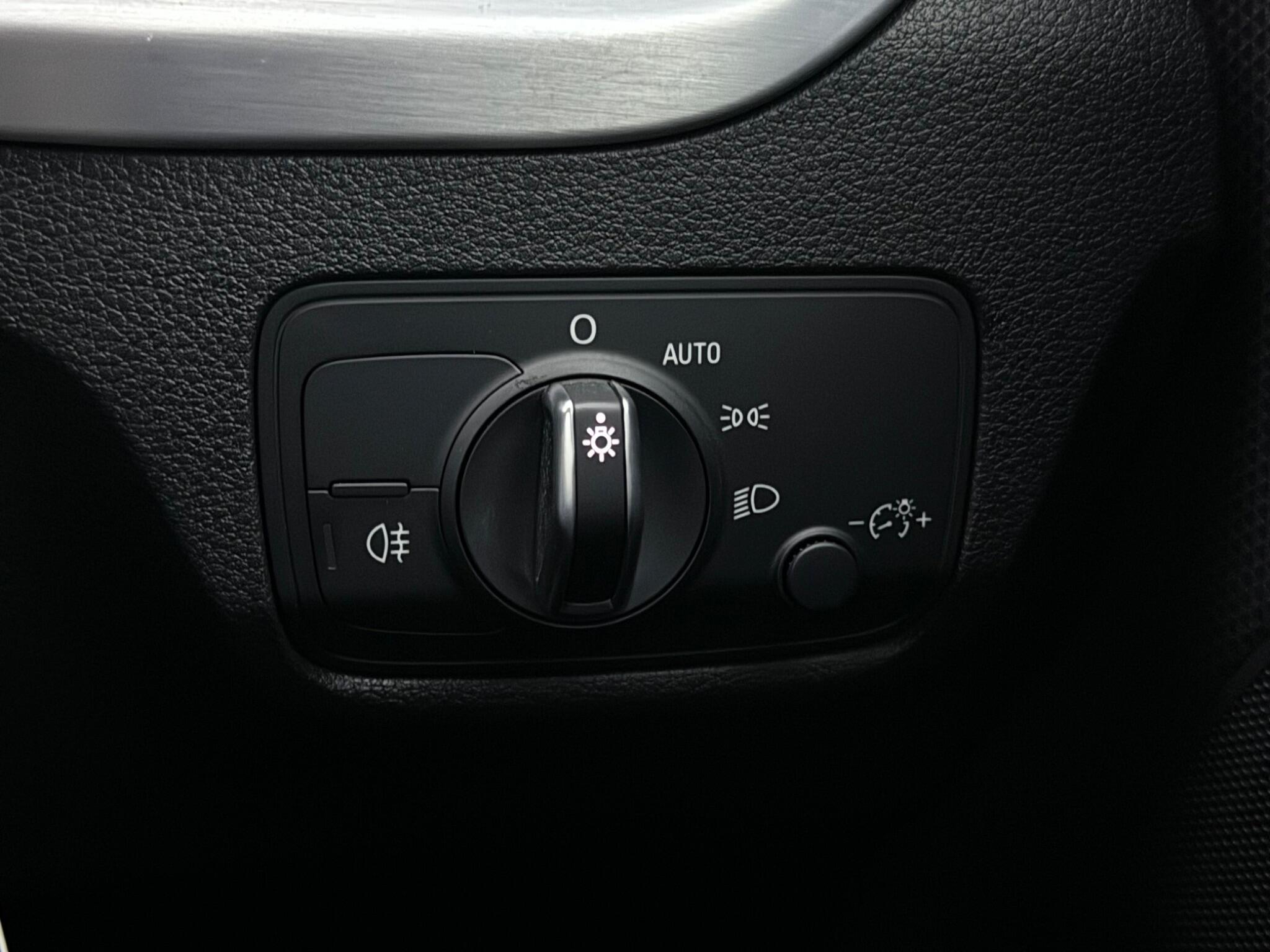 Audi Q2 view 21