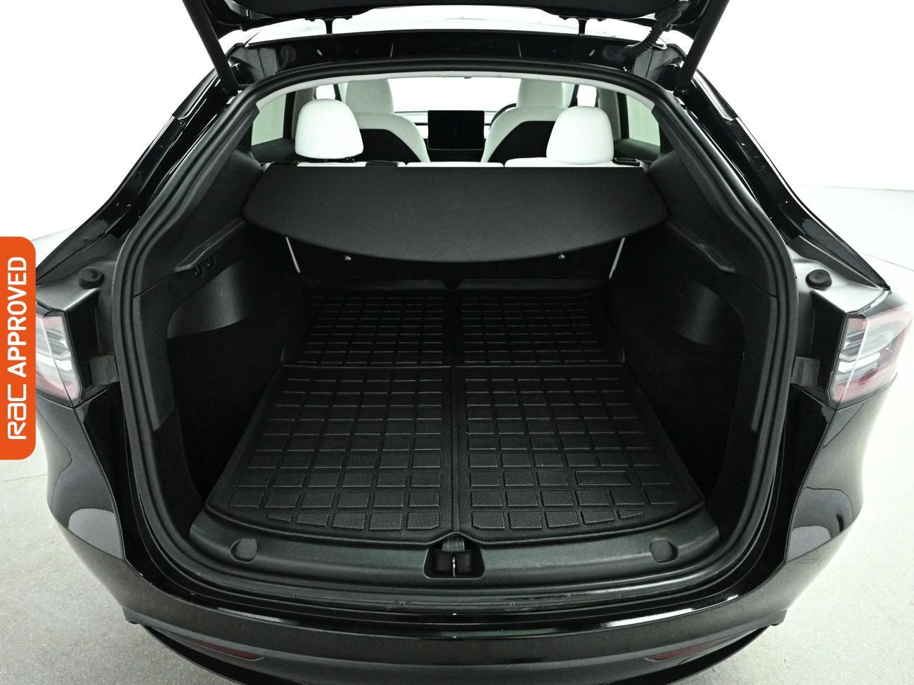Tesla Model Y view 29
