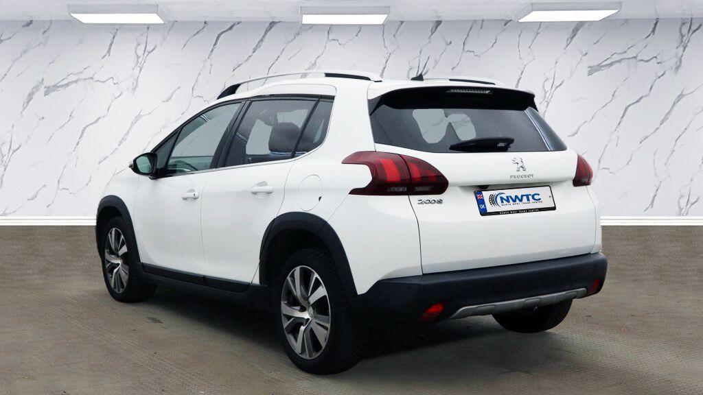 Peugeot 2008 view 6
