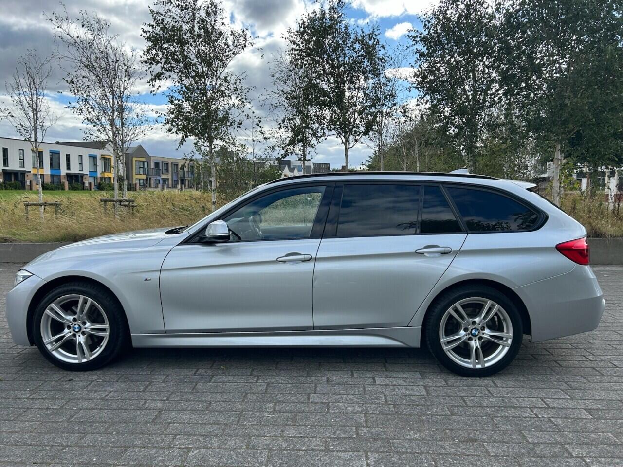 BMW 3 Series view 17