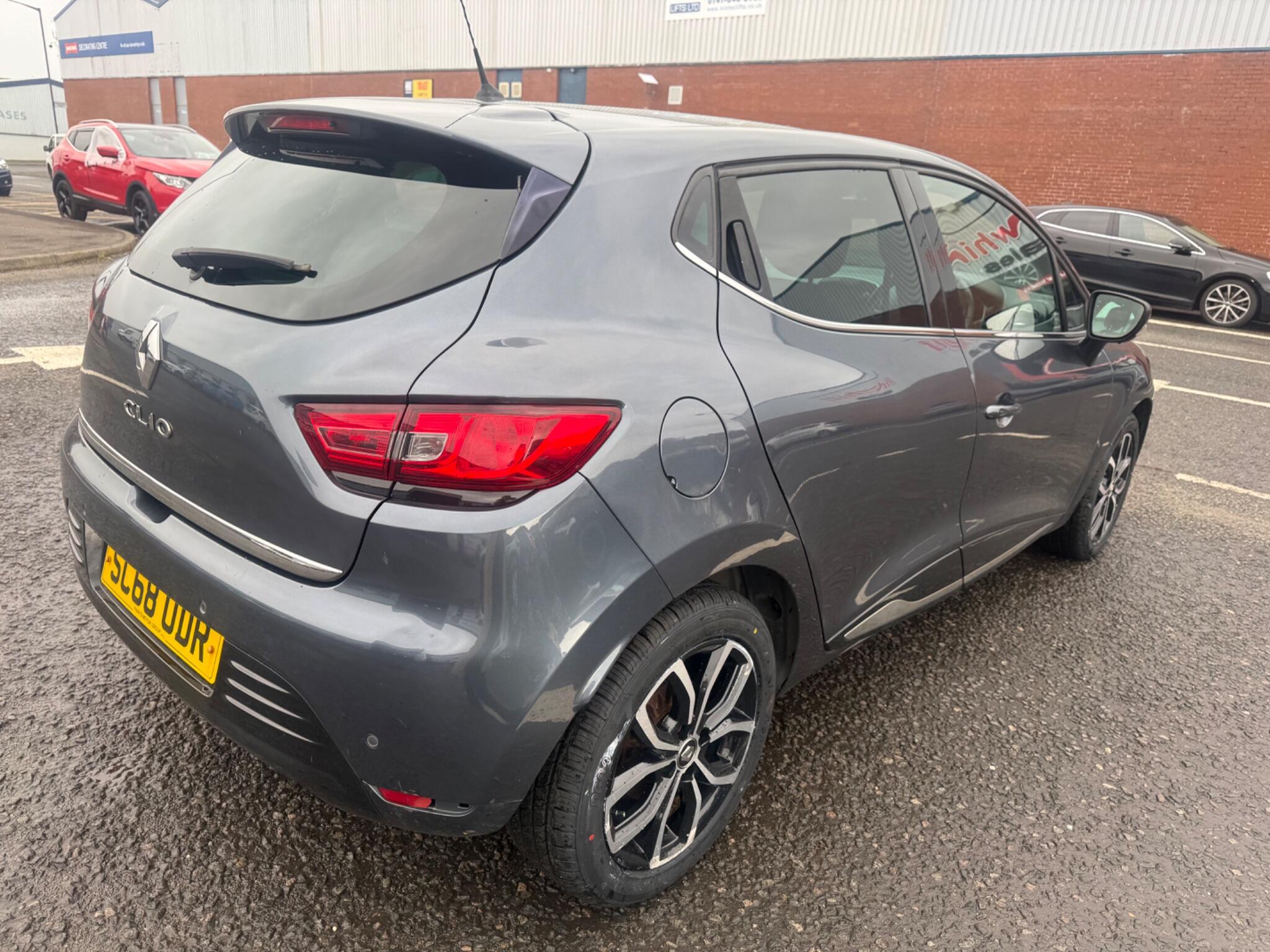 Renault Clio view 5