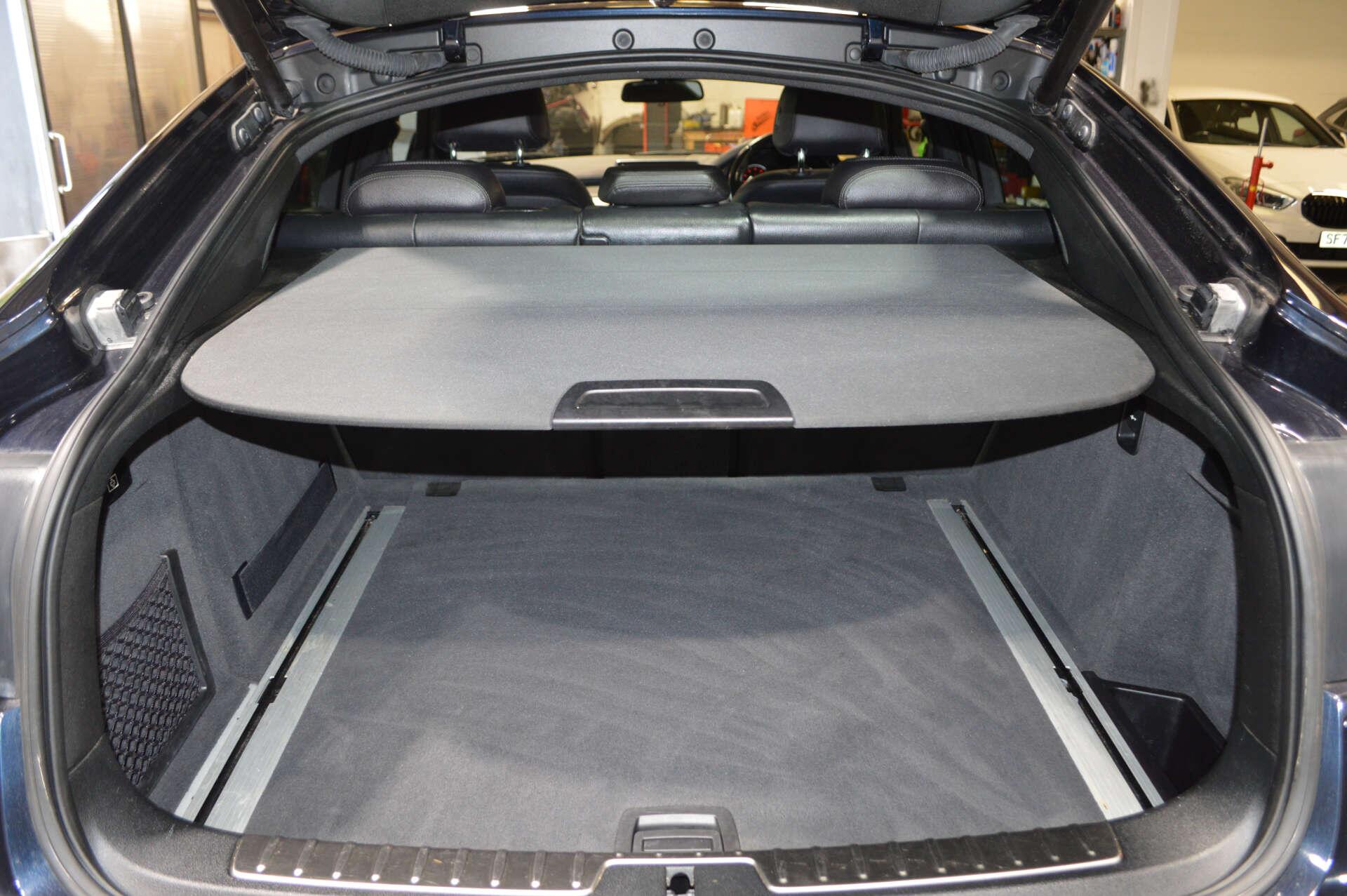 BMW X6 view 25