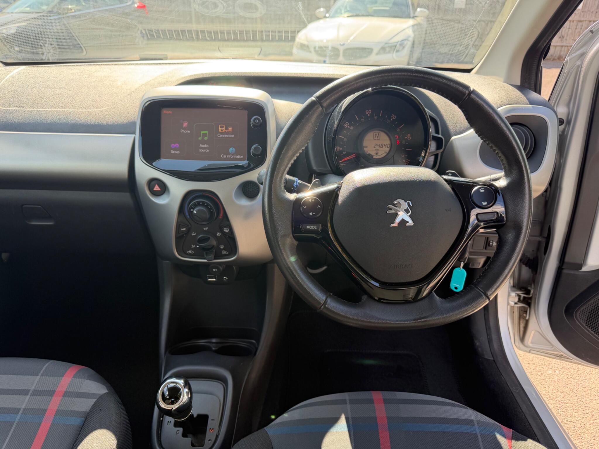 Peugeot 108 view 4