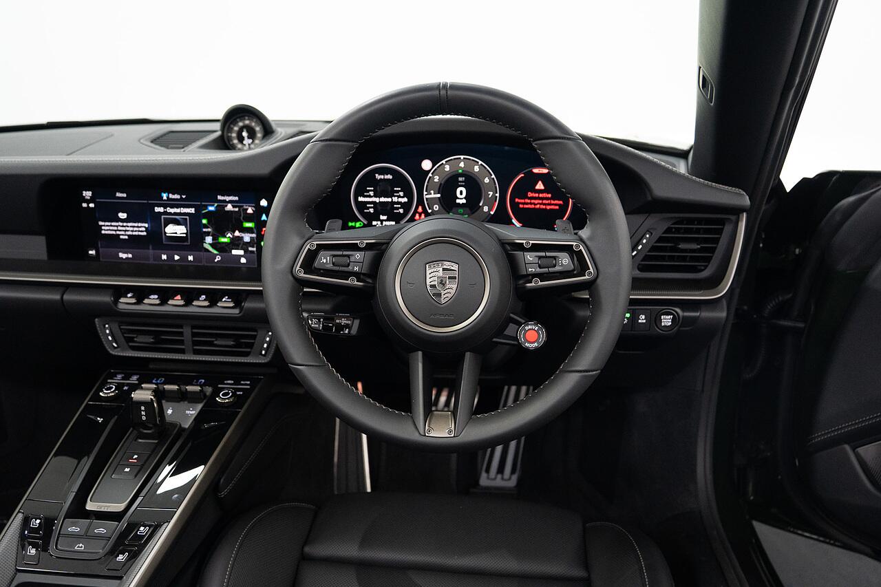Porsche 911 view 11