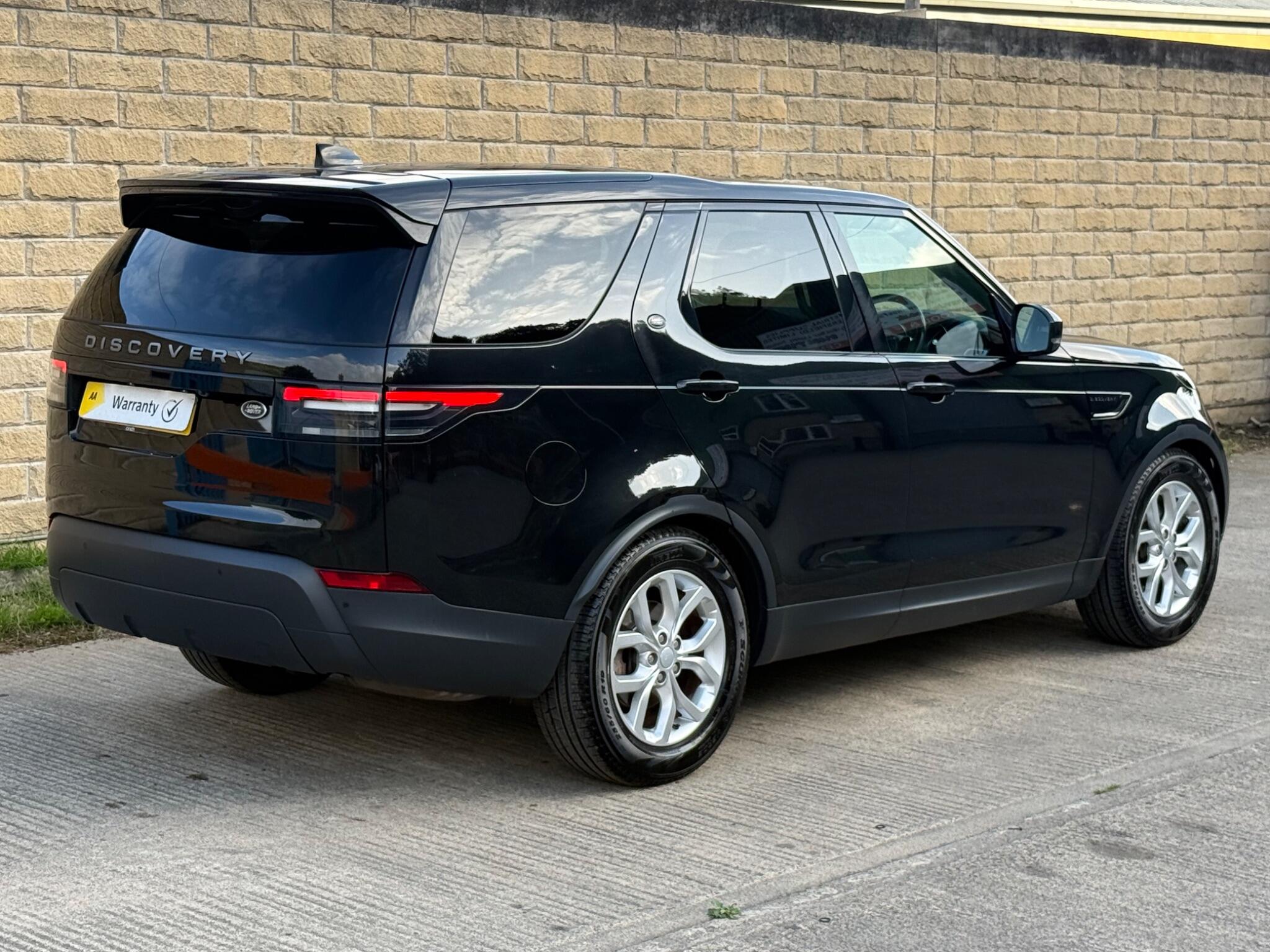 Land Rover Discovery view 7