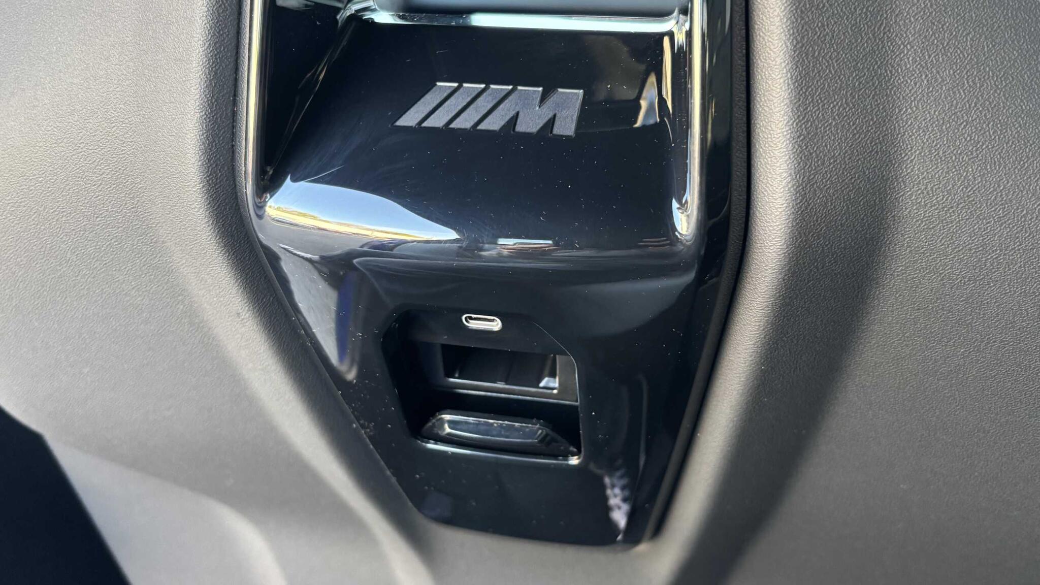 BMW M5 view 26